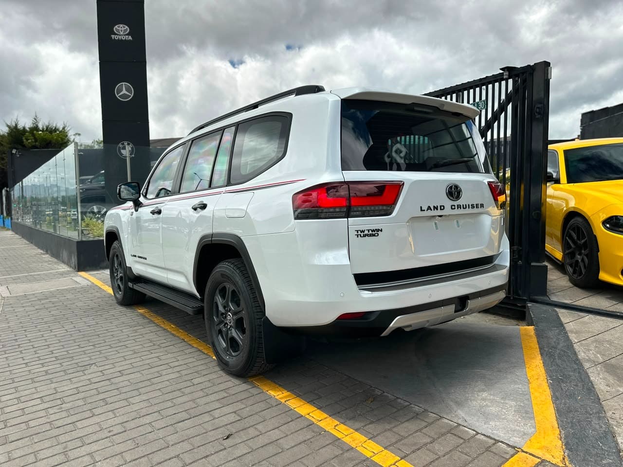 Toyota Land Cruiser 300 GR Sport Blindada Modelo 2026 20
