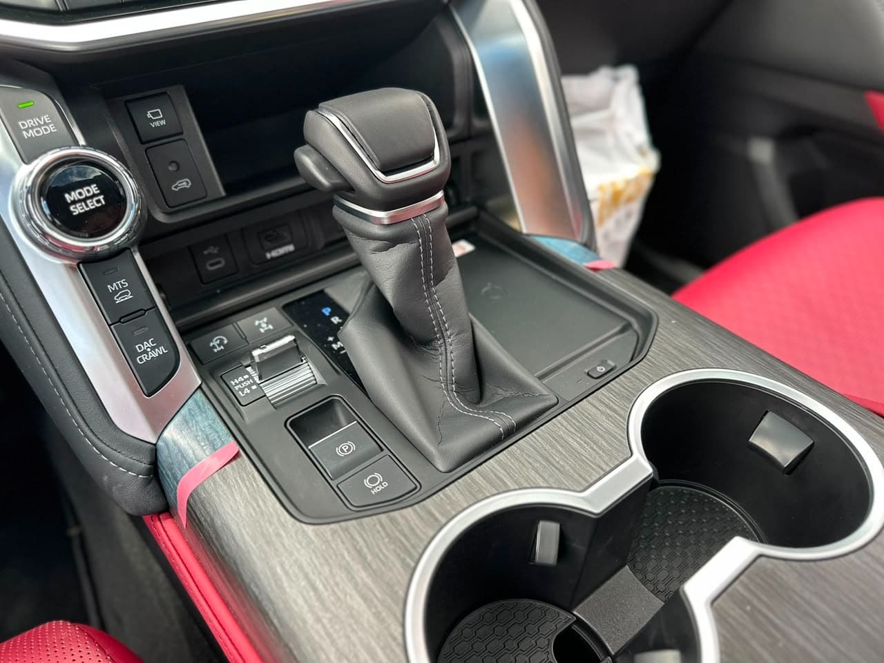 Toyota Land Cruiser 300 GR Sport Blindada Modelo 2026 10