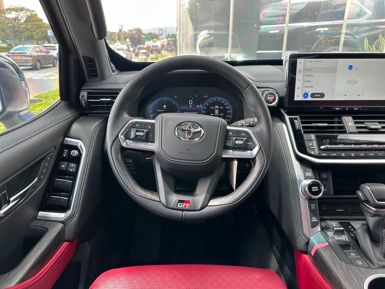 Toyota Land Cruiser 300 GR Sport Blindada Modelo 2026 12