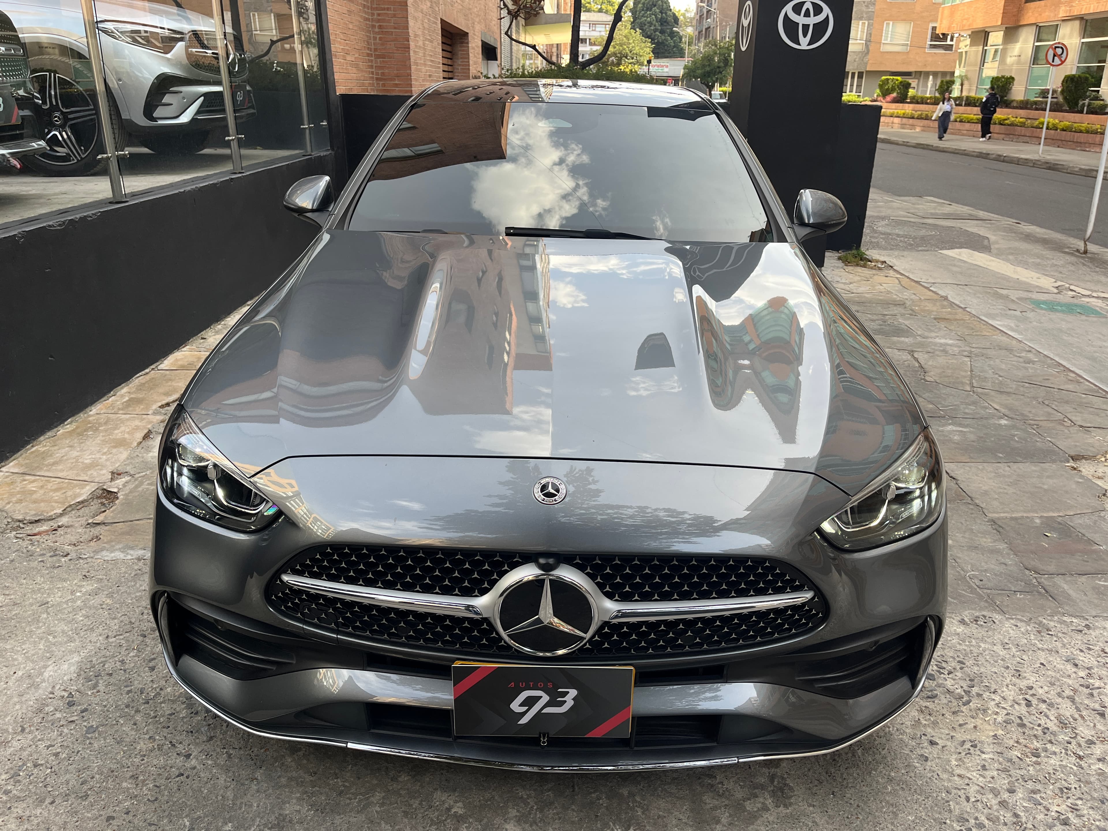 Mercedes Benz C200 Modelo 2025 3