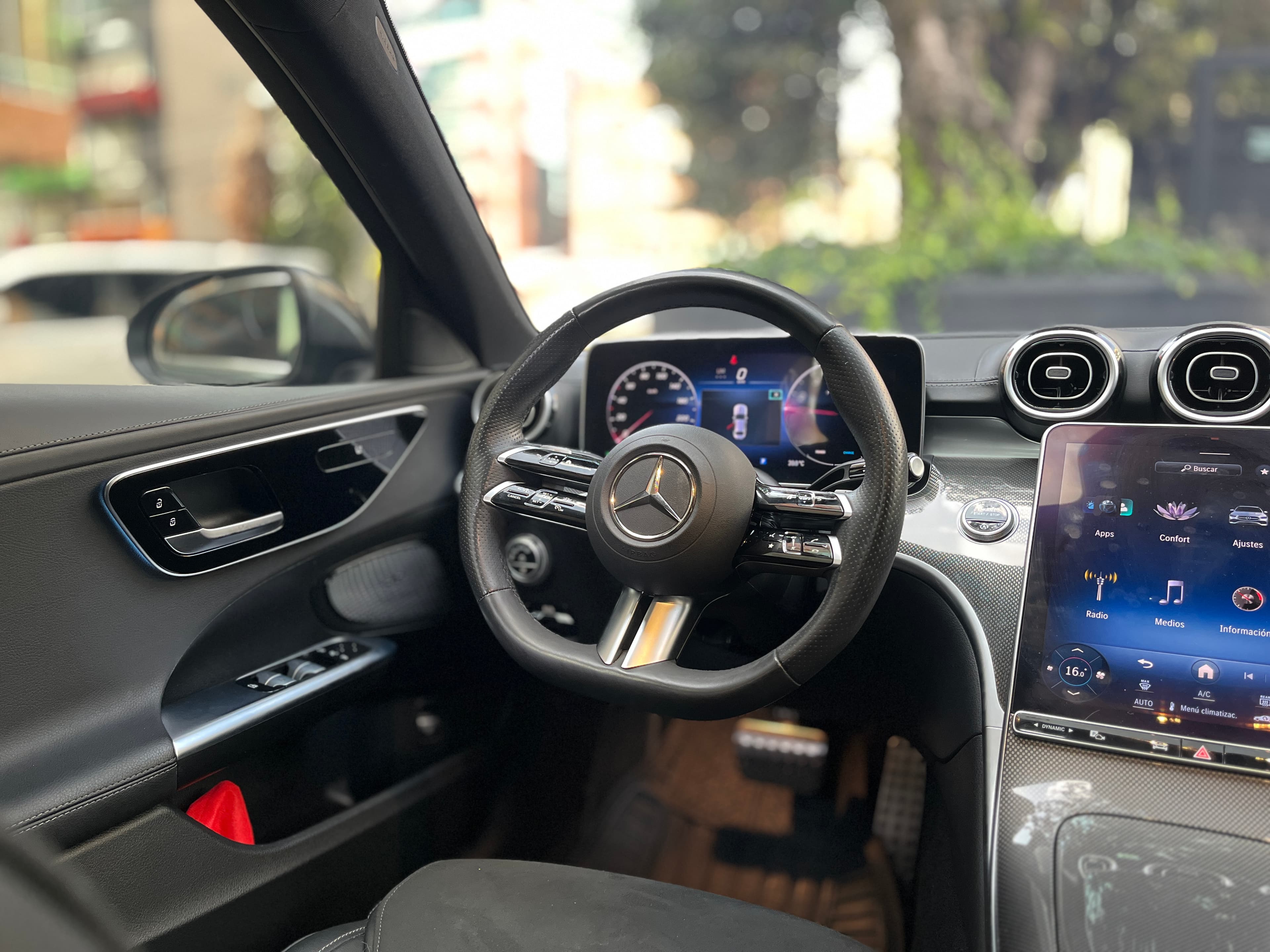 Mercedes Benz C200 Modelo 2025 15