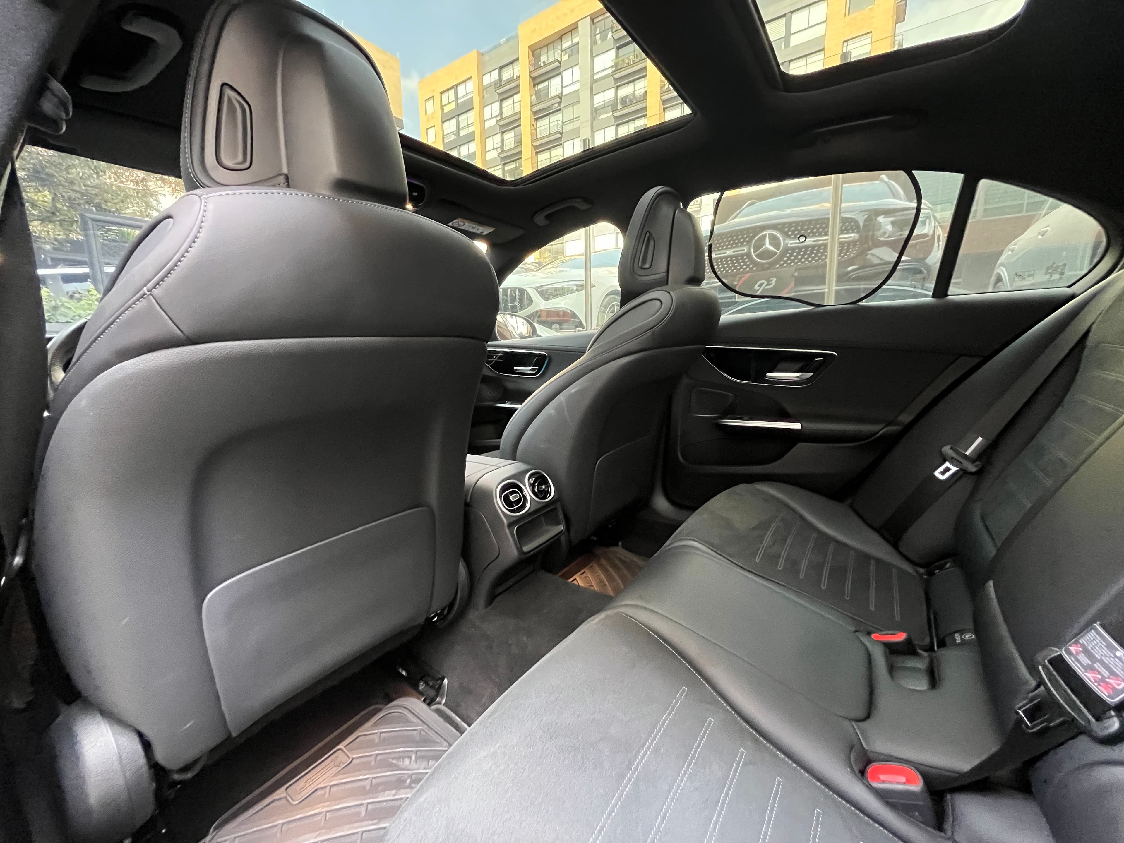 Mercedes Benz C200 Modelo 2025 17