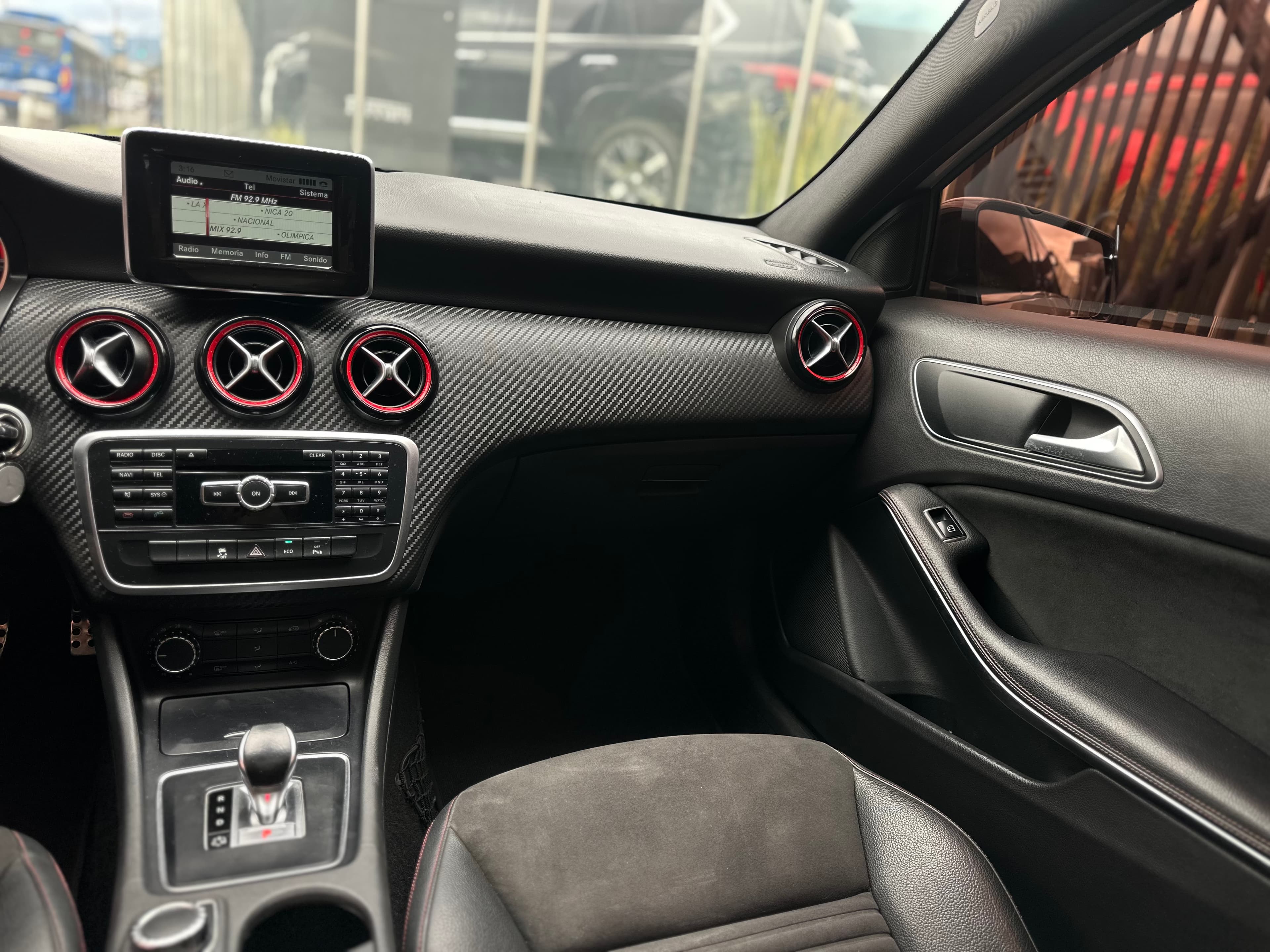 Mercedes Benz A45 AMG Modelo 2014 14