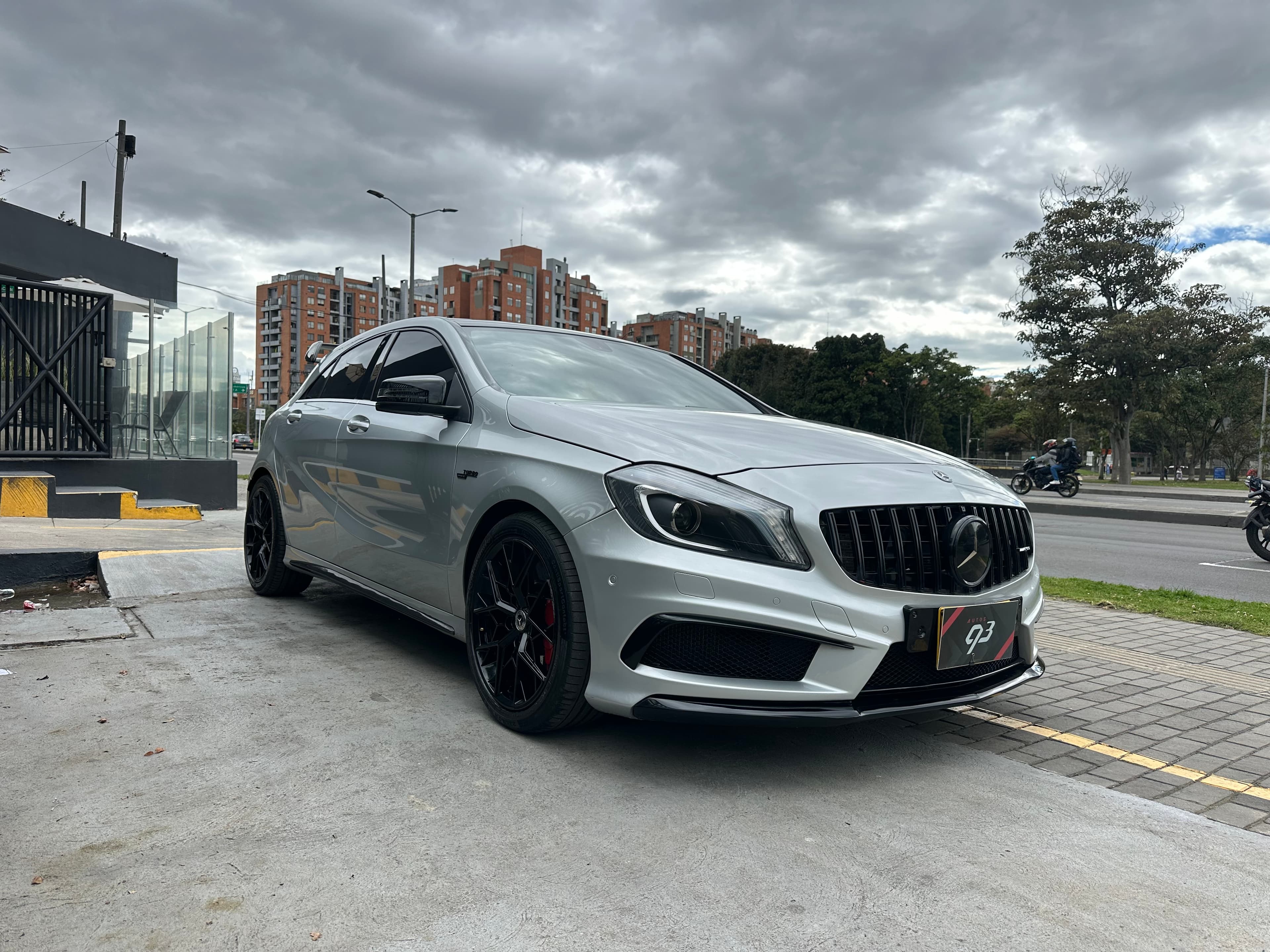 Mercedes Benz A45 AMG Modelo 2014 3
