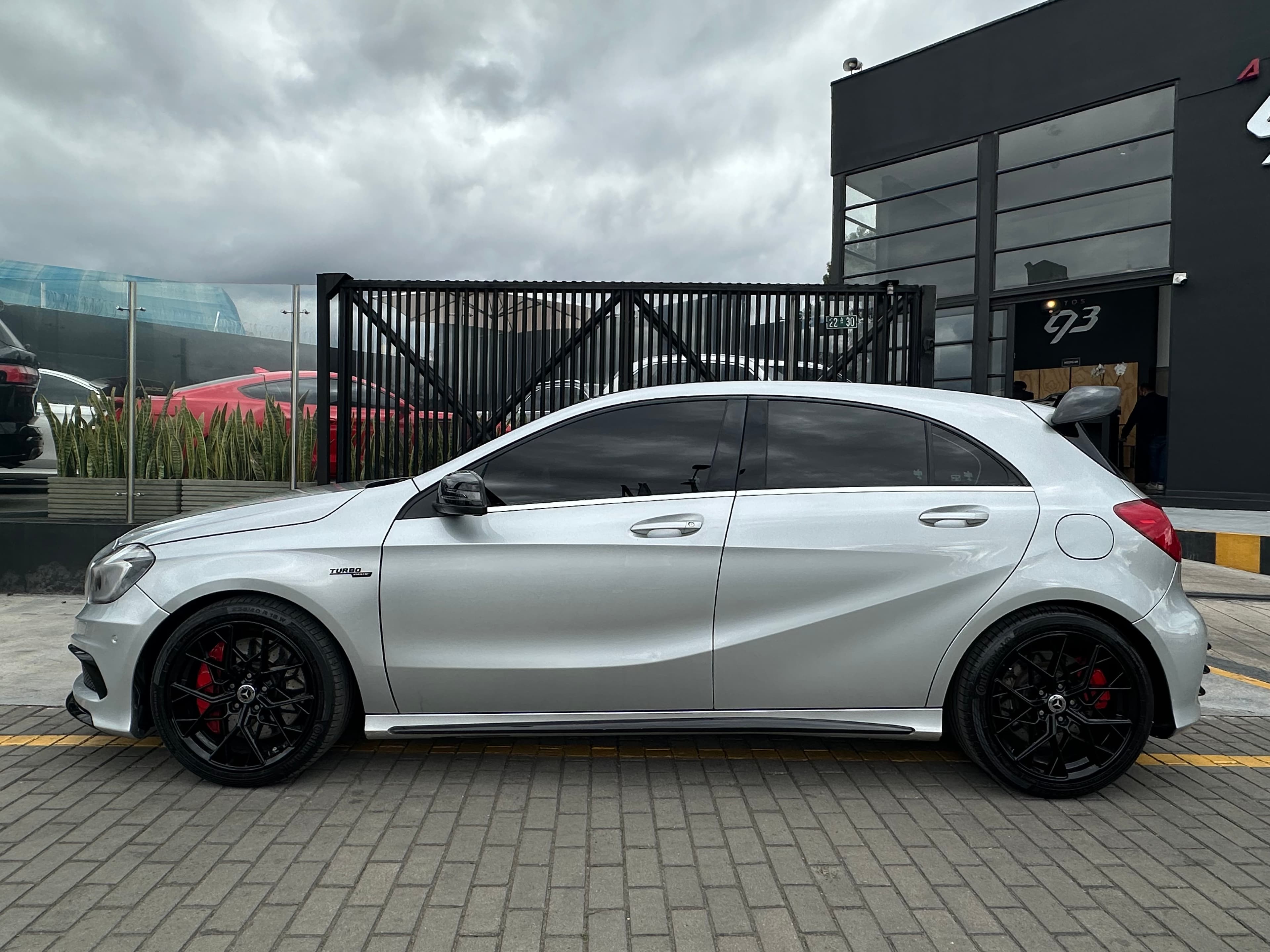 Mercedes Benz A45 AMG Modelo 2014 7