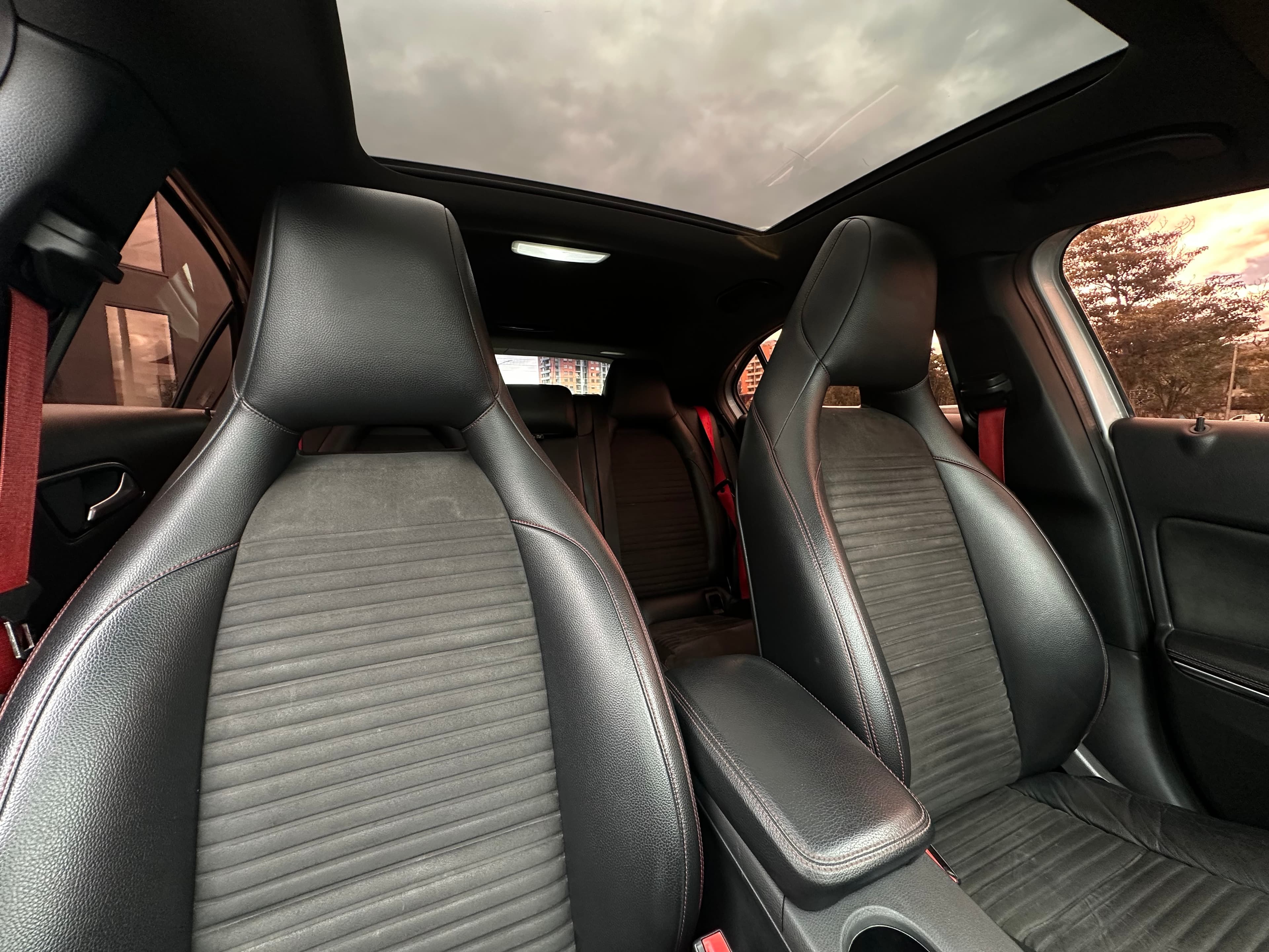 Mercedes Benz A45 AMG Modelo 2014 24