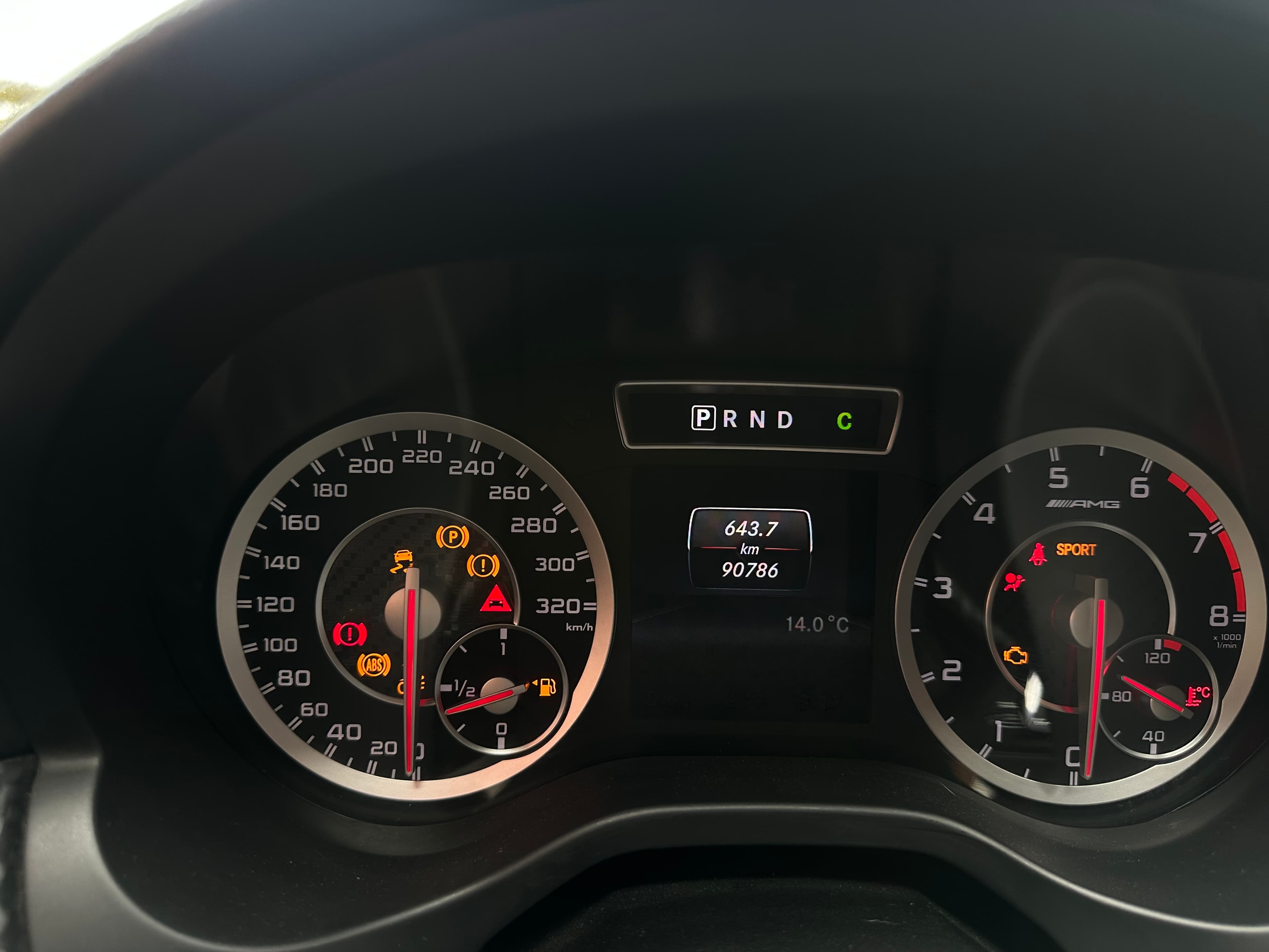 Mercedes Benz A45 AMG Modelo 2014 19