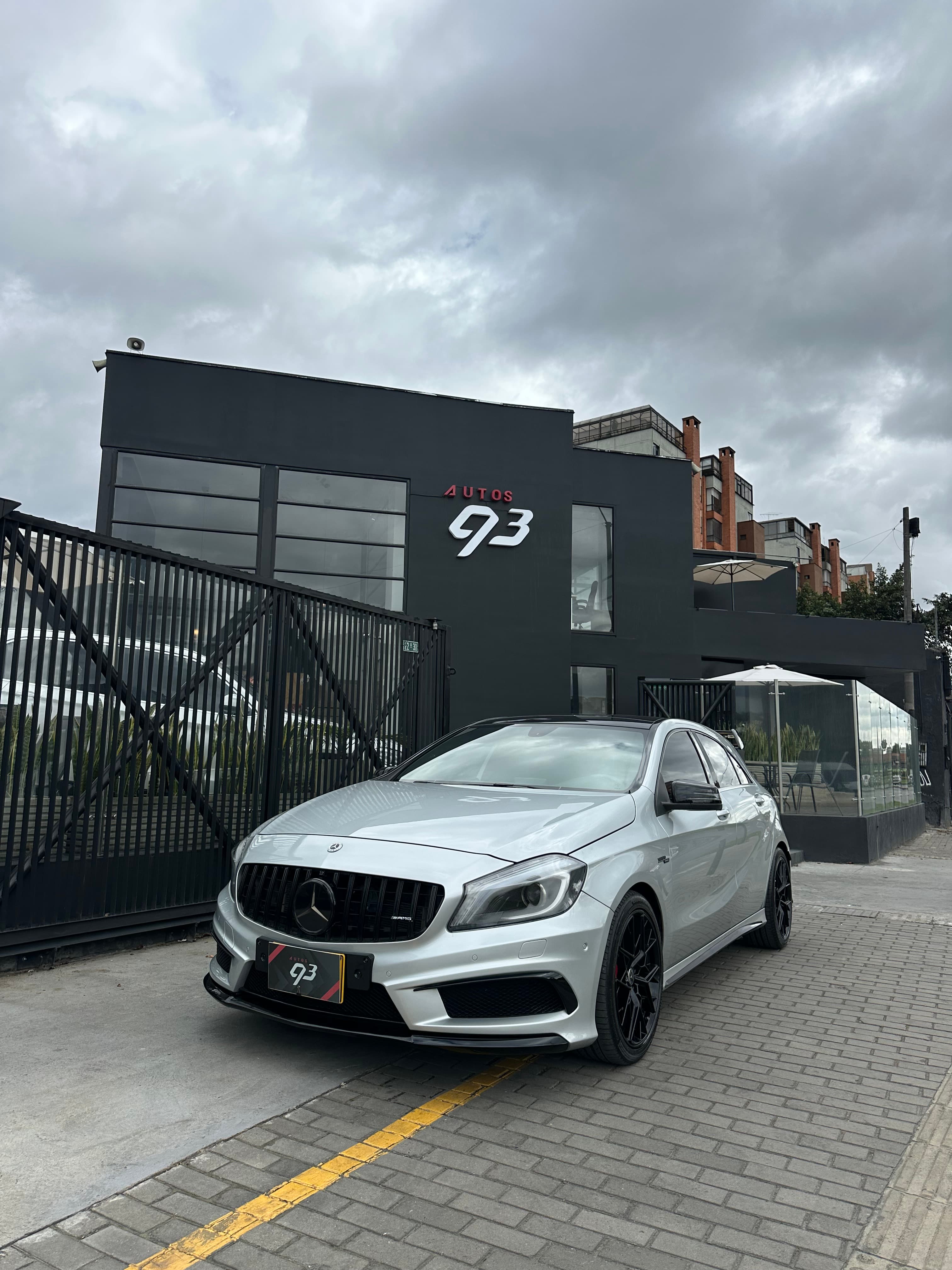 Mercedes Benz A45 AMG Modelo 2014 26