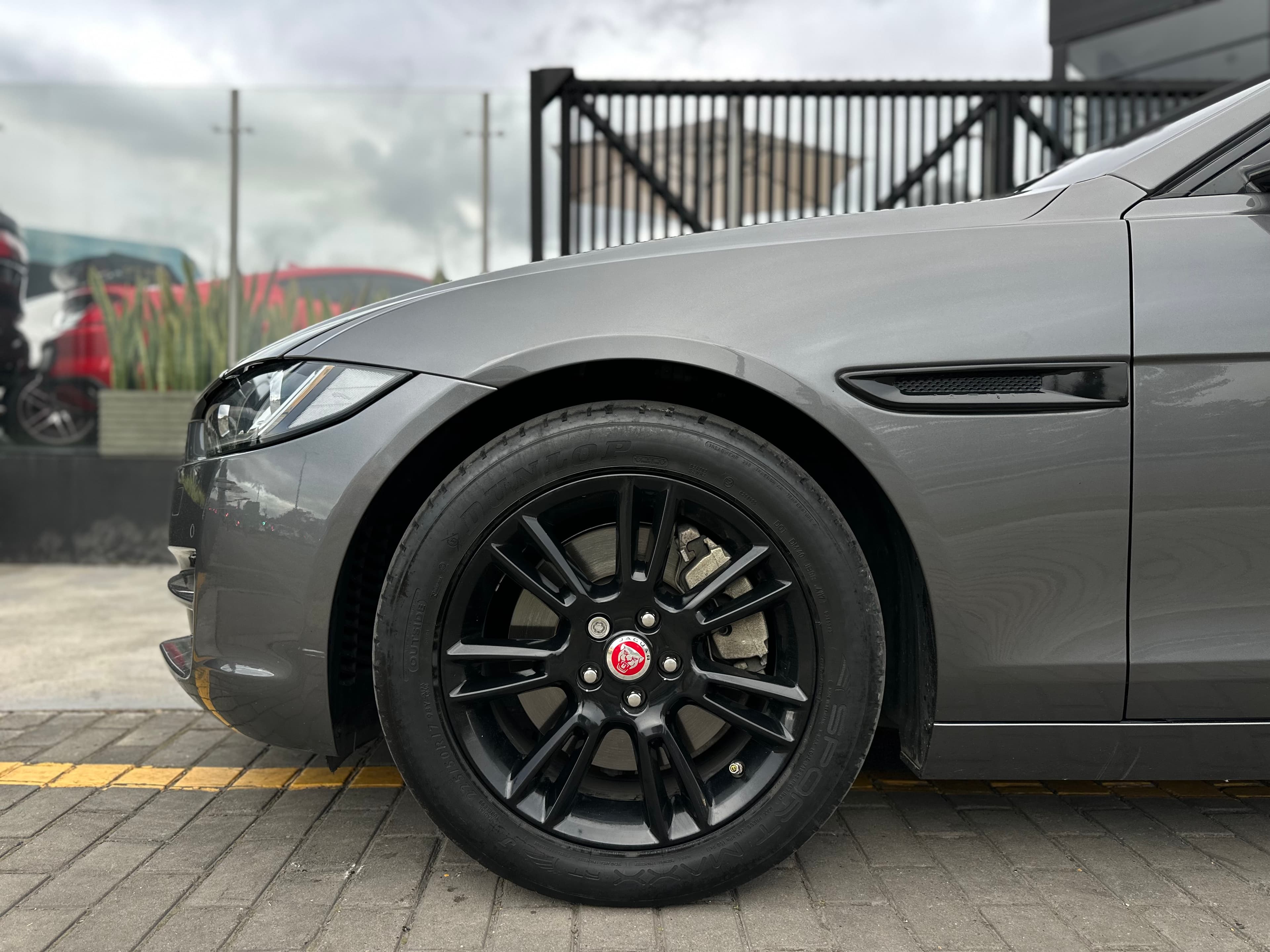 Jaguar XE Prestige Modelo 2018 23
