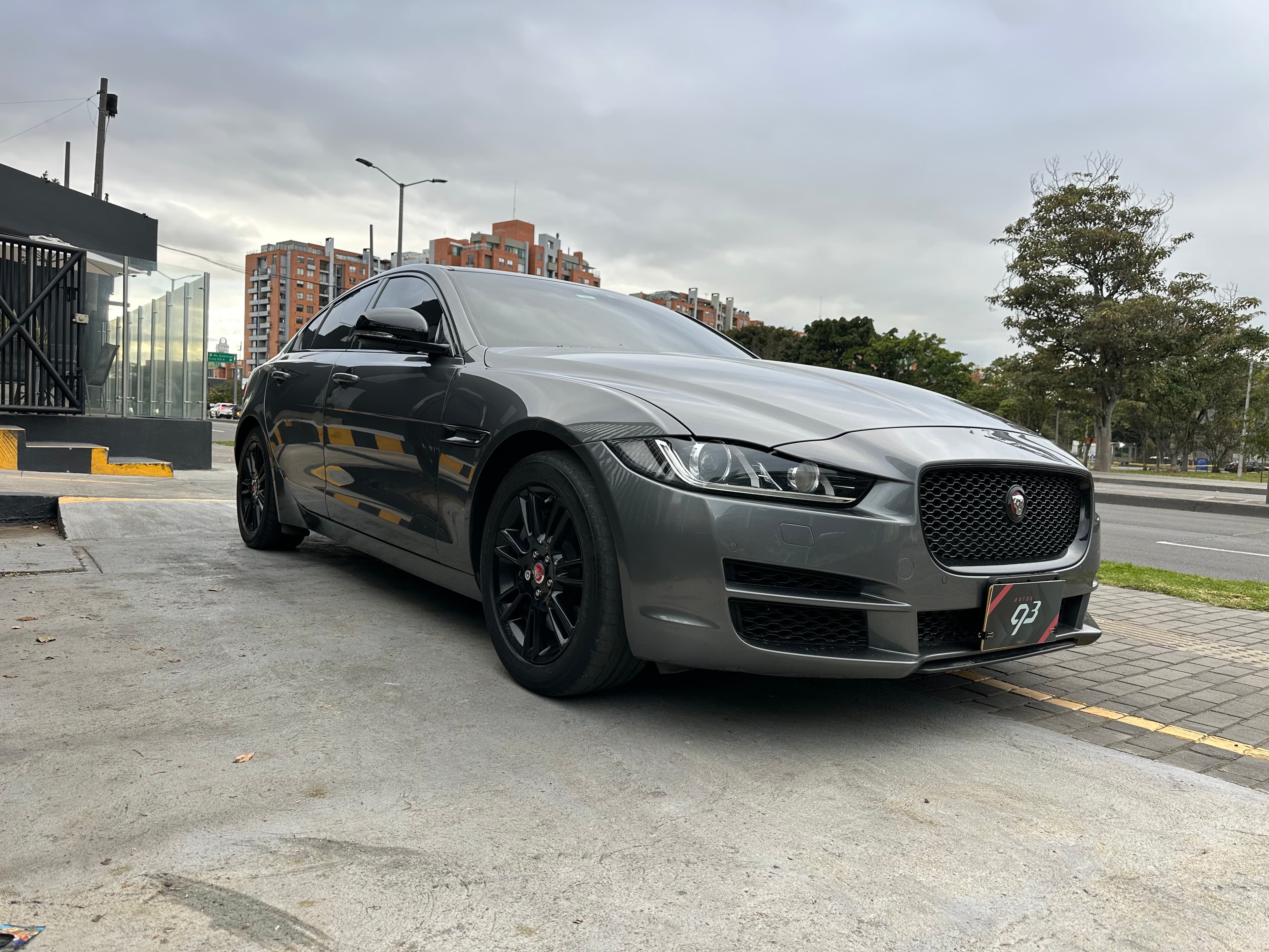 Jaguar XE Prestige Modelo 2018 3