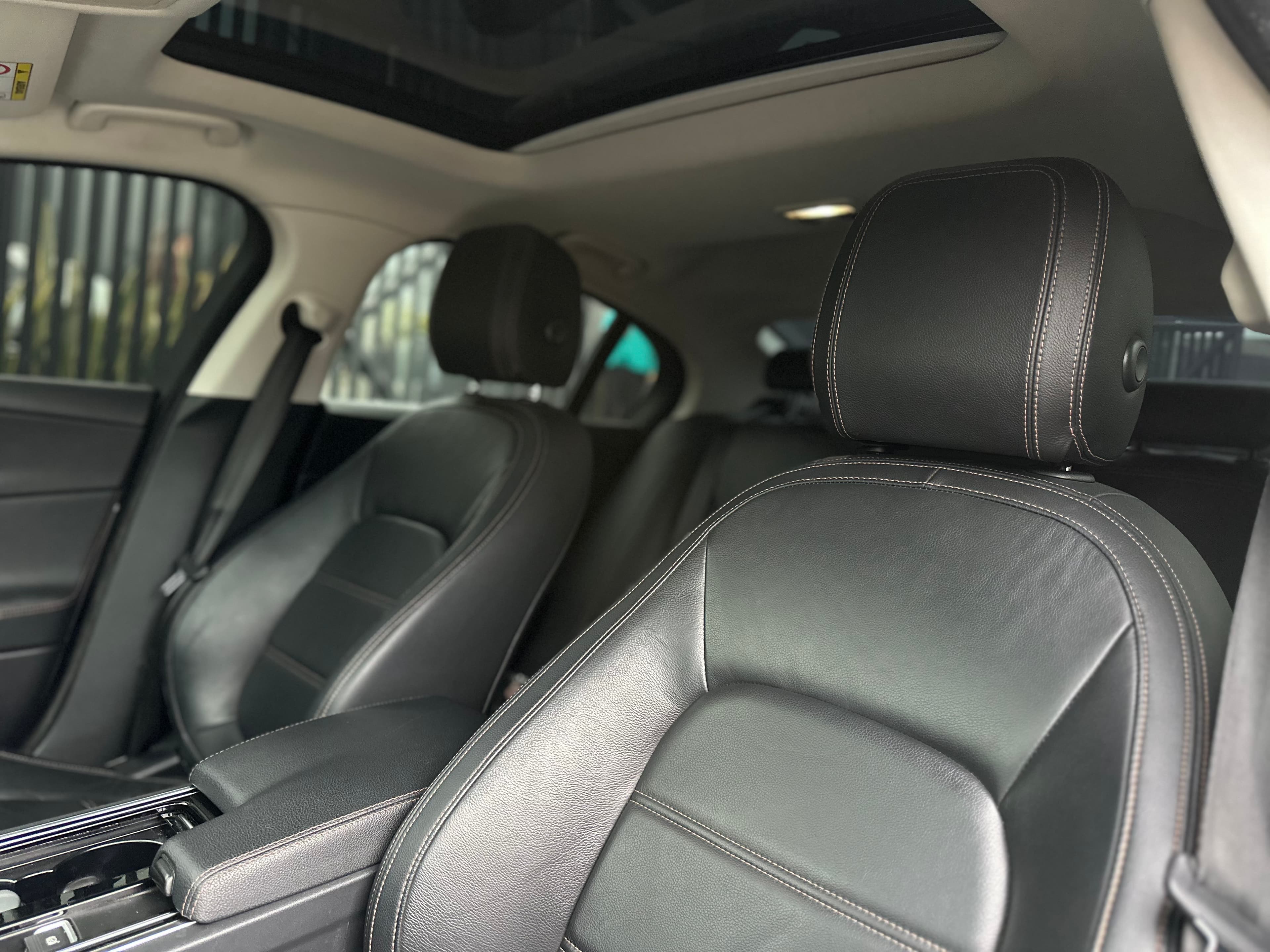 Jaguar XE Prestige Modelo 2018 9