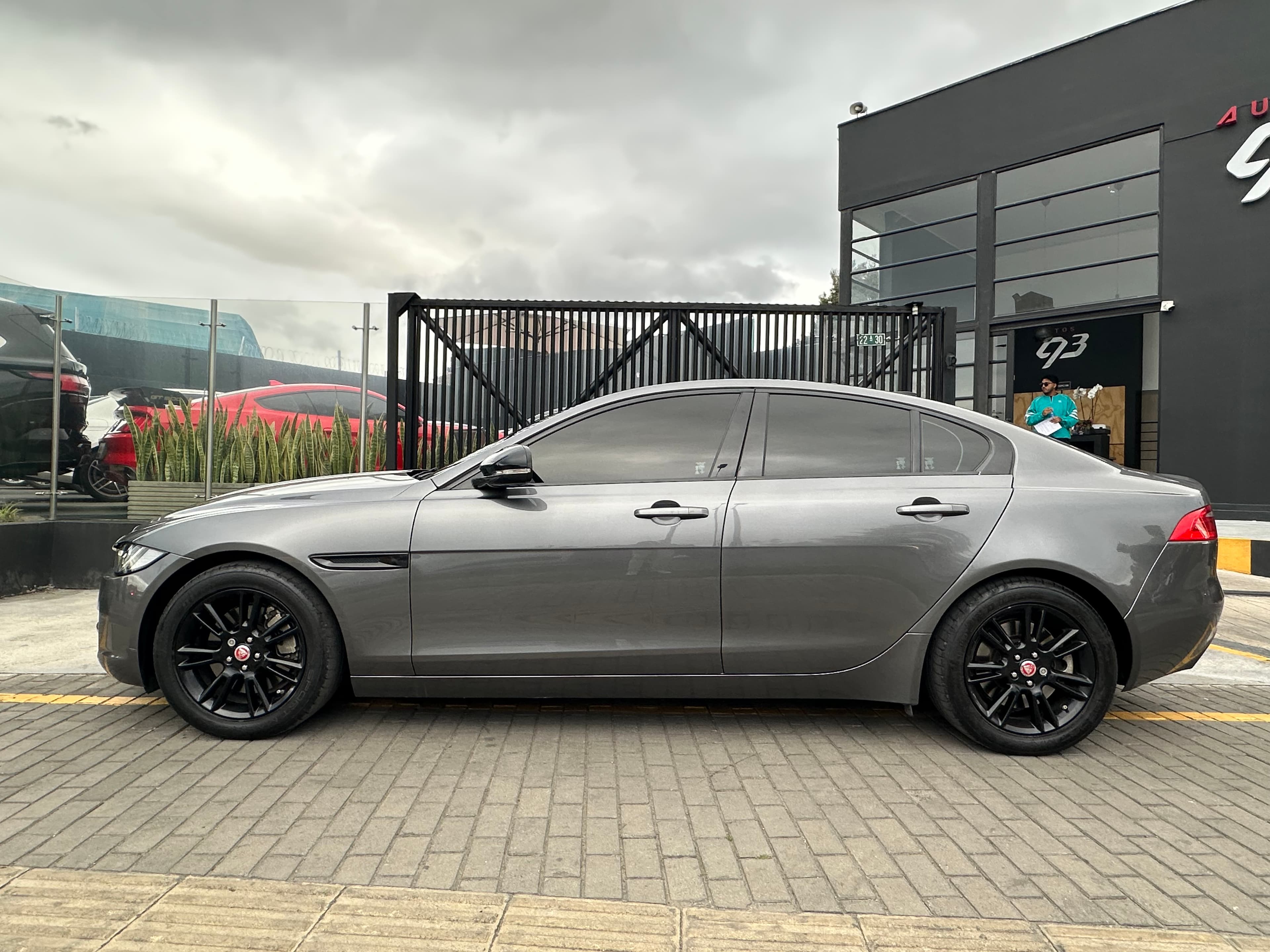 Jaguar XE Prestige Modelo 2018 7