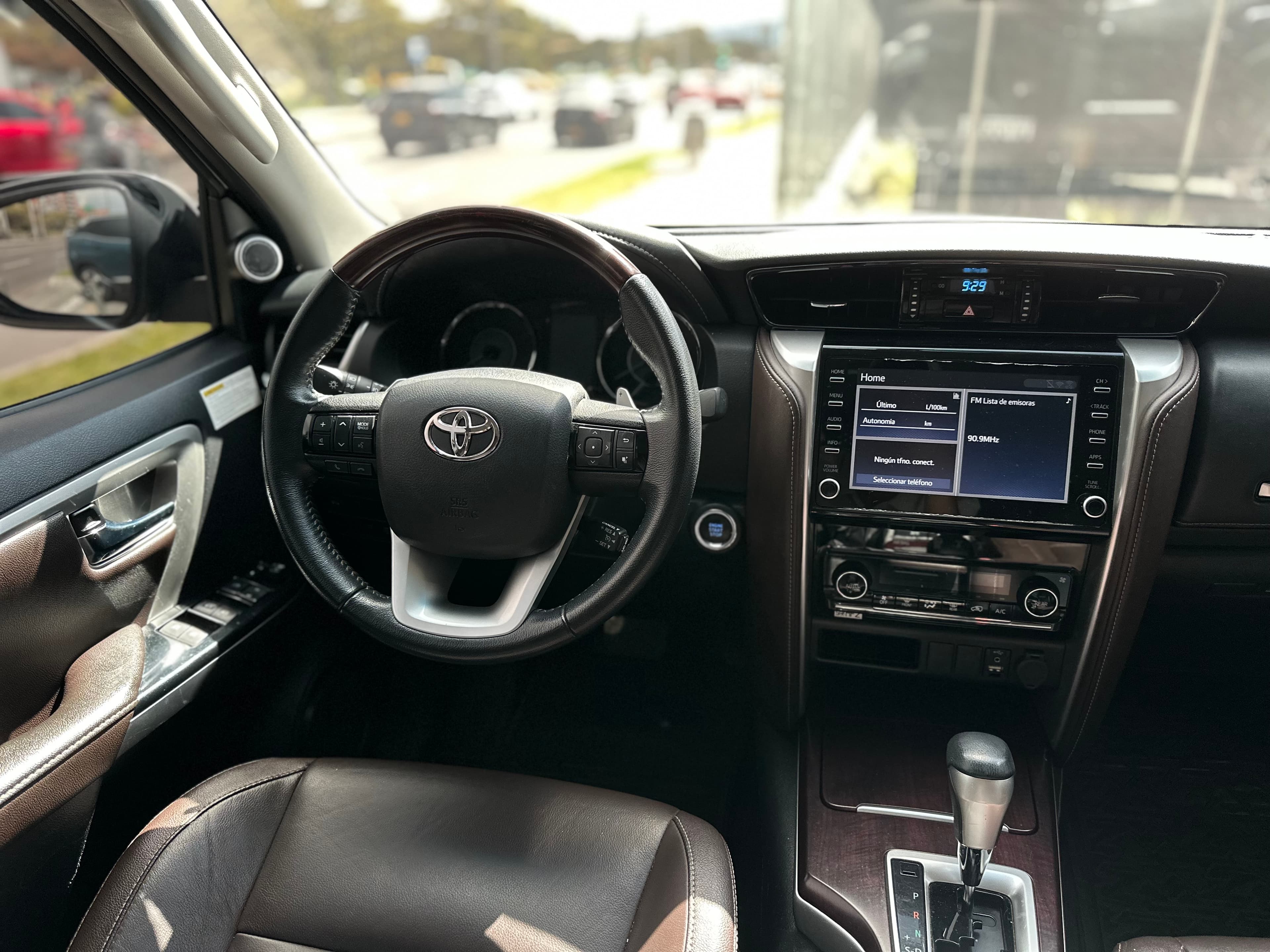 Toyota Fortuner SRV Modelo 2020 12