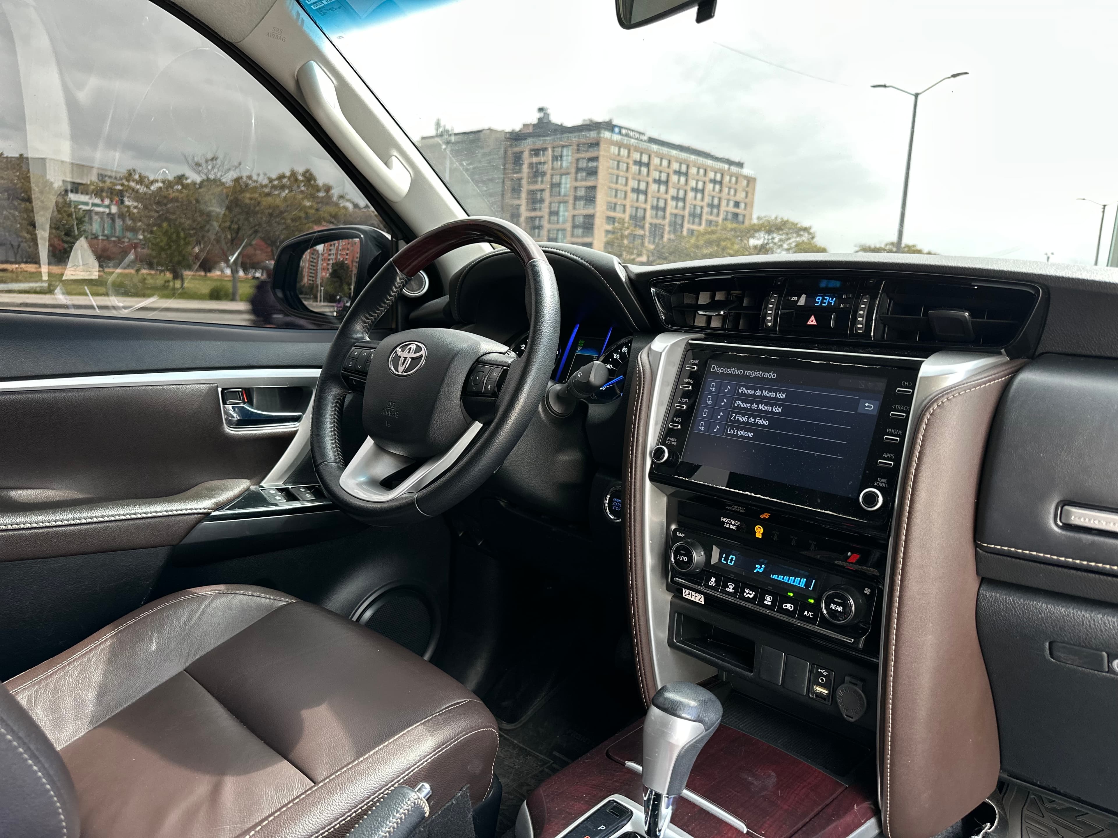 Toyota Fortuner SRV Modelo 2020 23