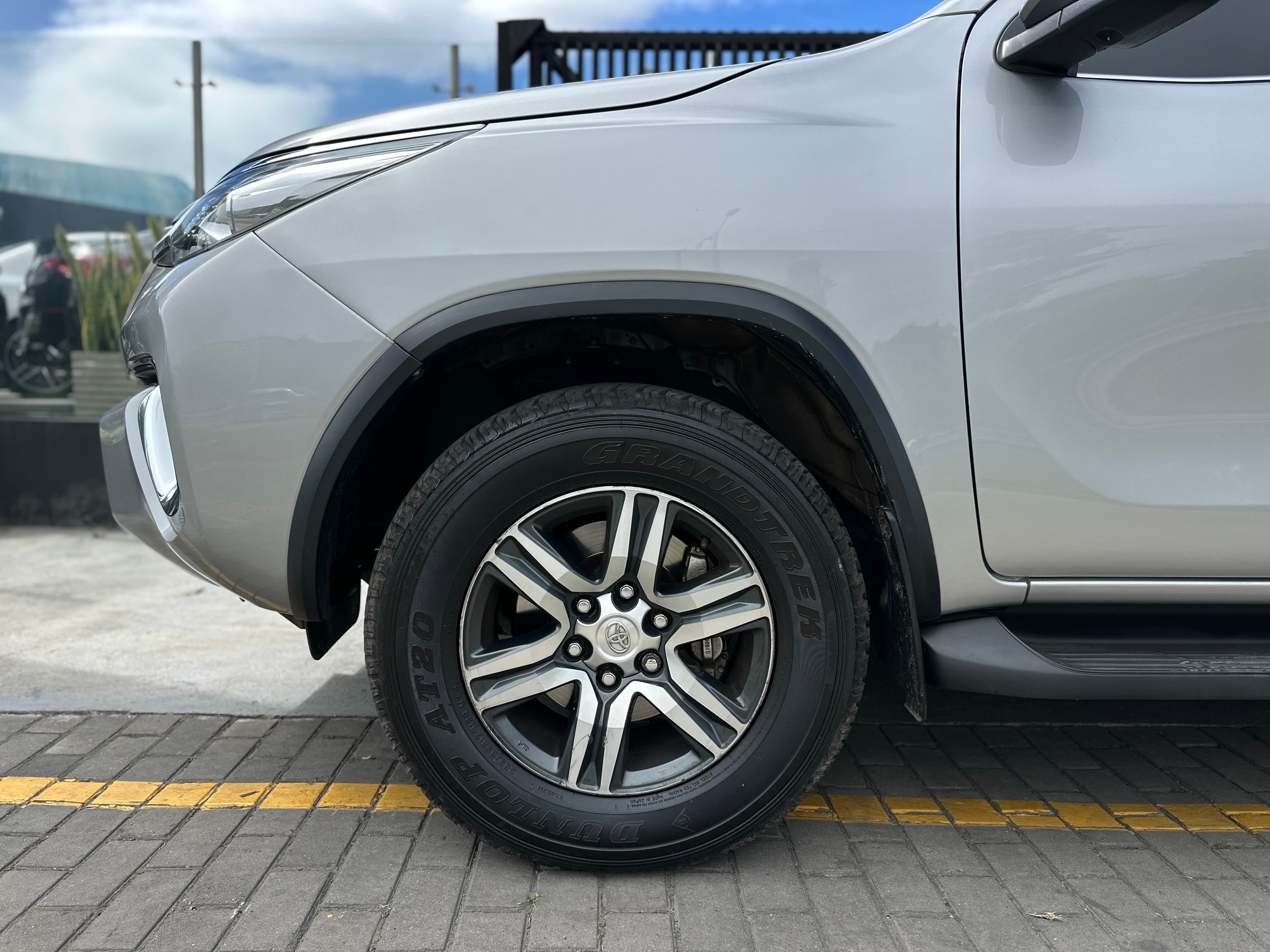 Toyota Fortuner SRV Modelo 2020 24