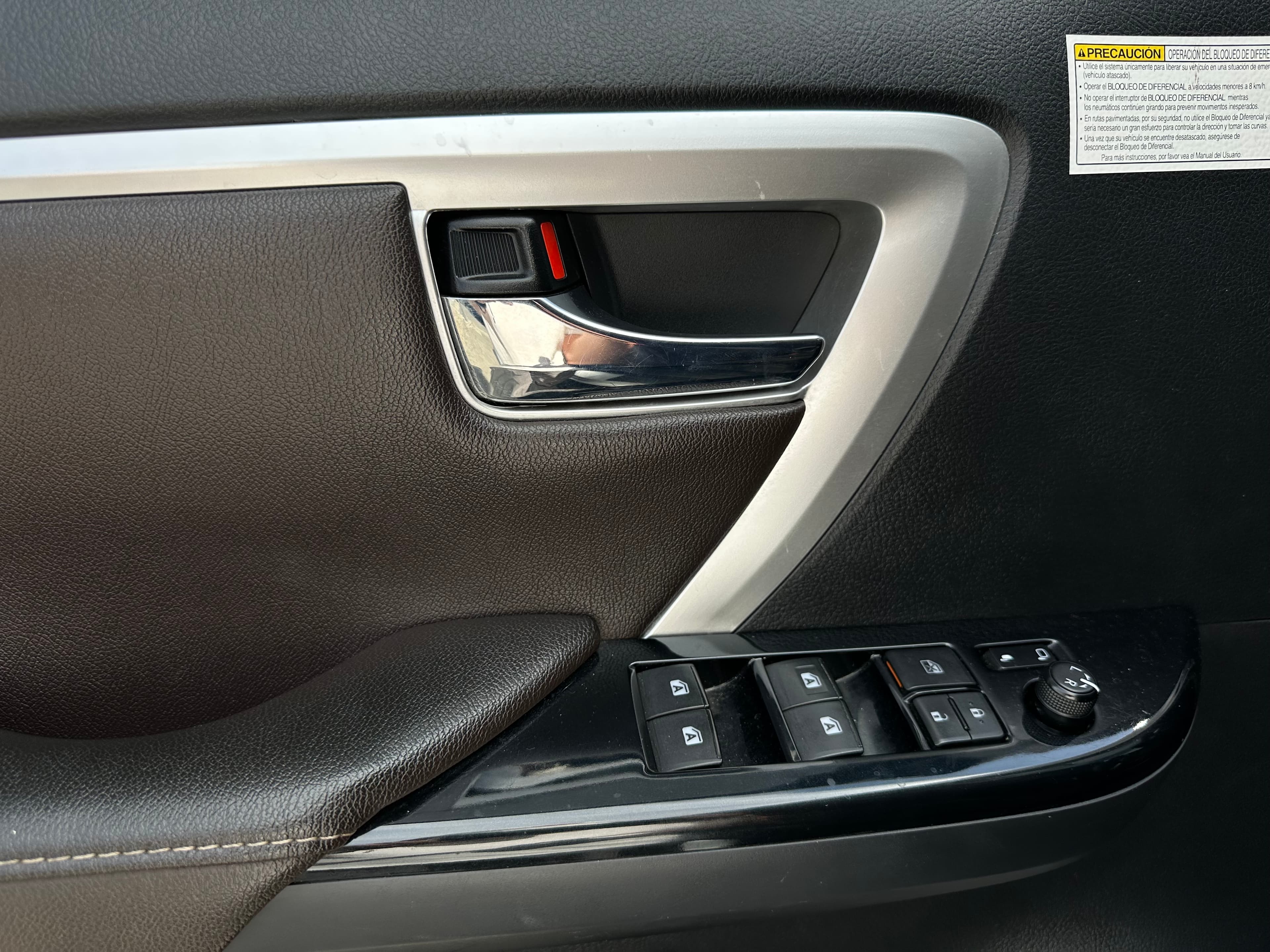 Toyota Fortuner SRV Modelo 2020 10