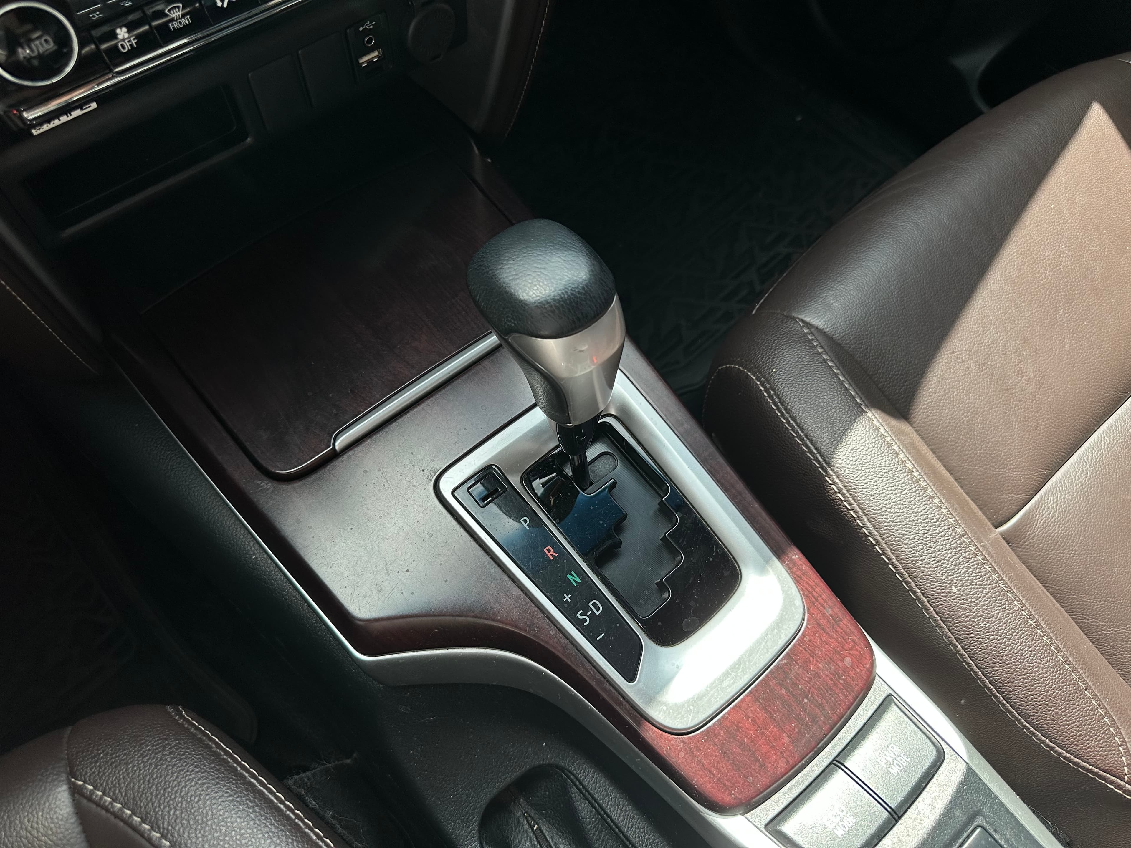 Toyota Fortuner SRV Modelo 2020 15