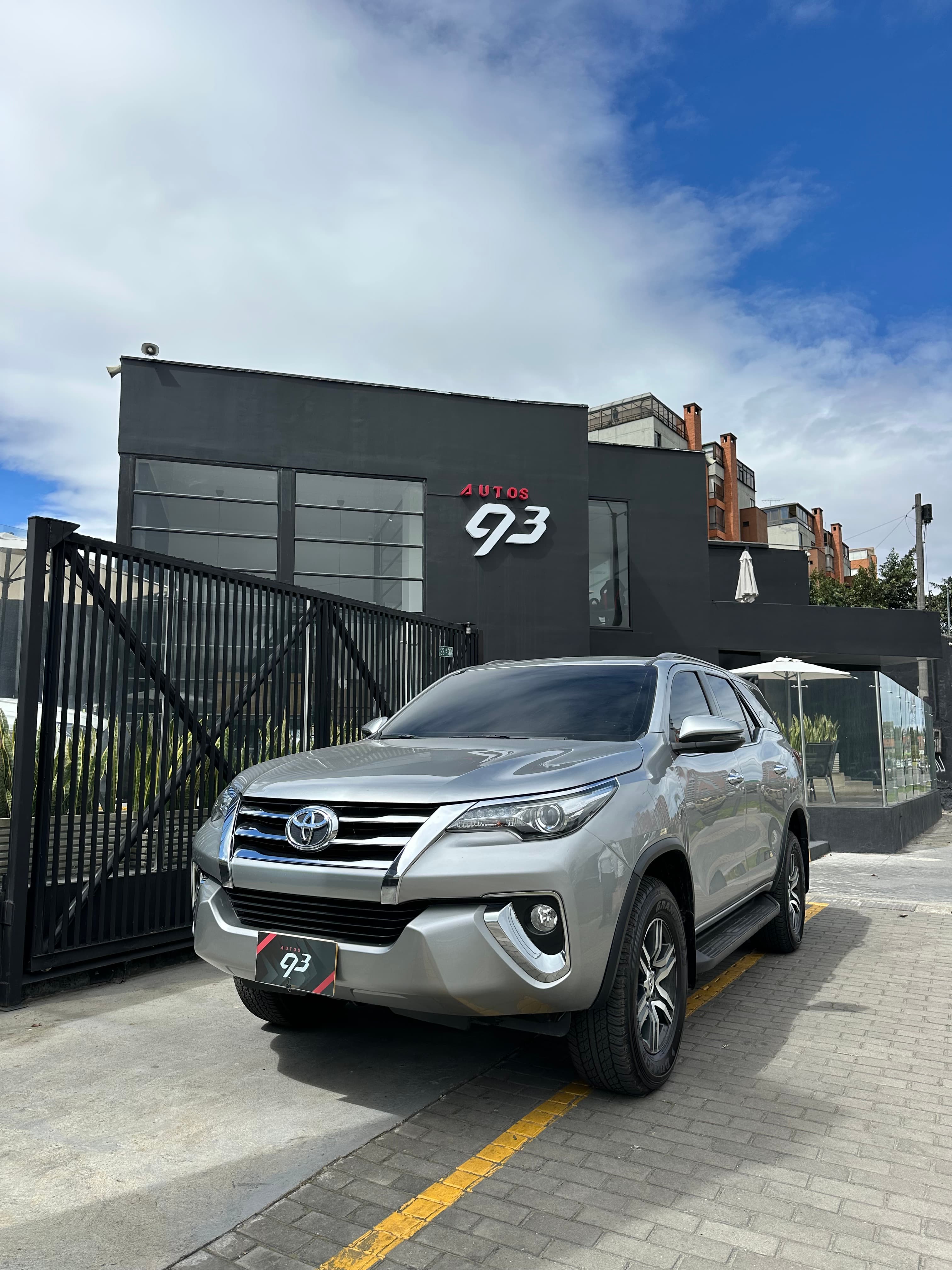 Toyota Fortuner SRV Modelo 2020 25