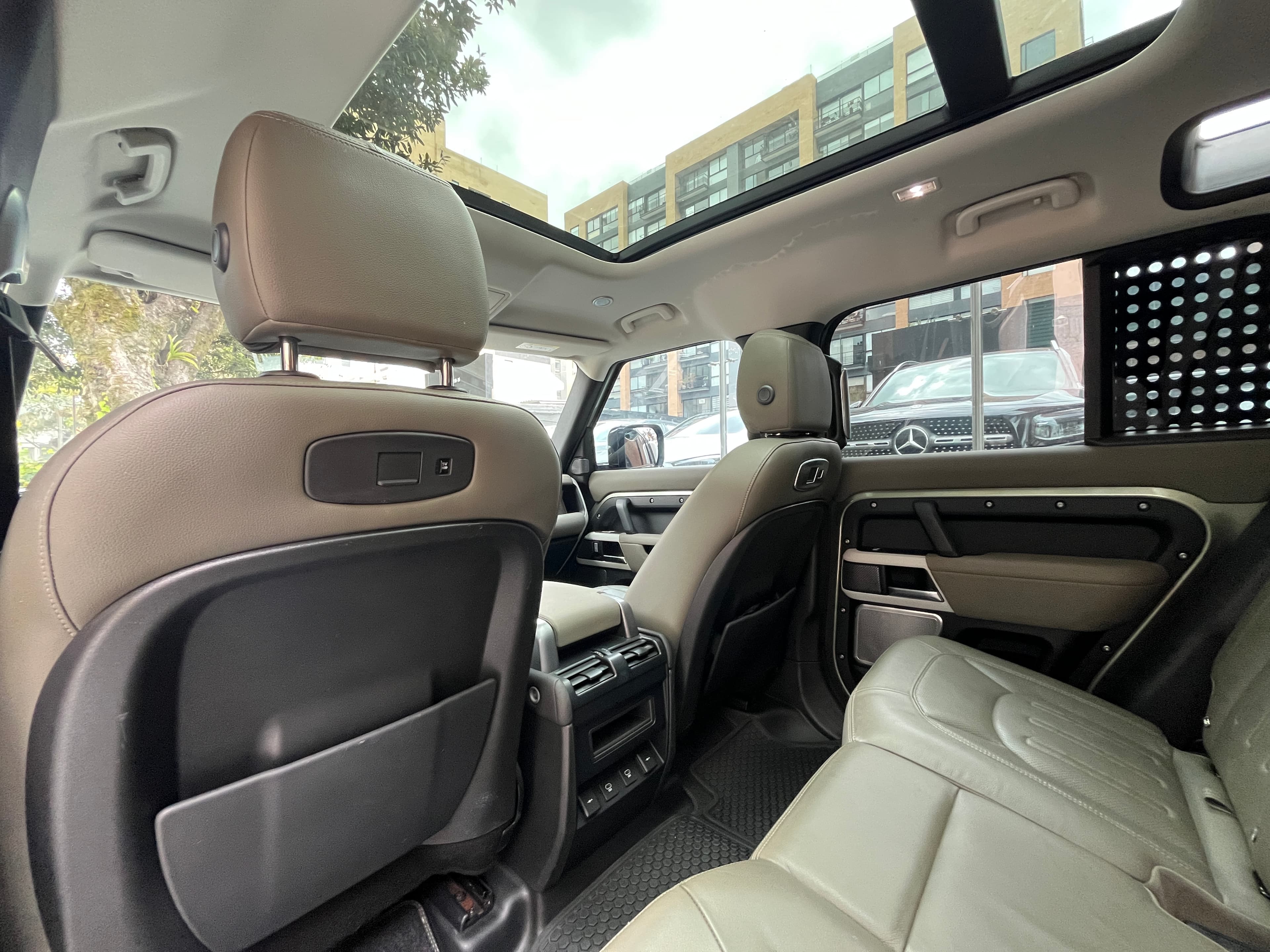 Land Rover Defender FIRST EDITION Modelo 2021 15
