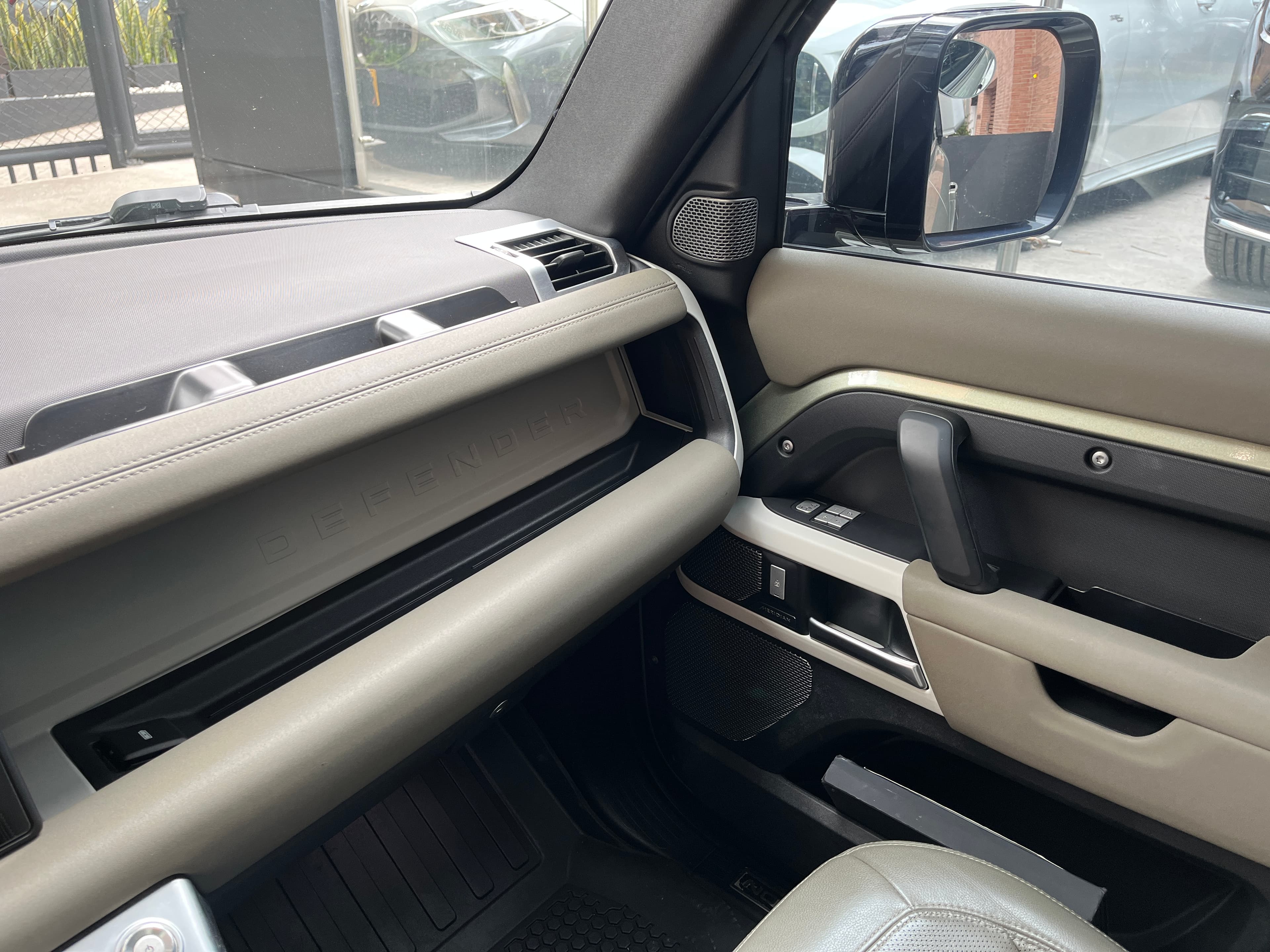 Land Rover Defender FIRST EDITION Modelo 2021 11