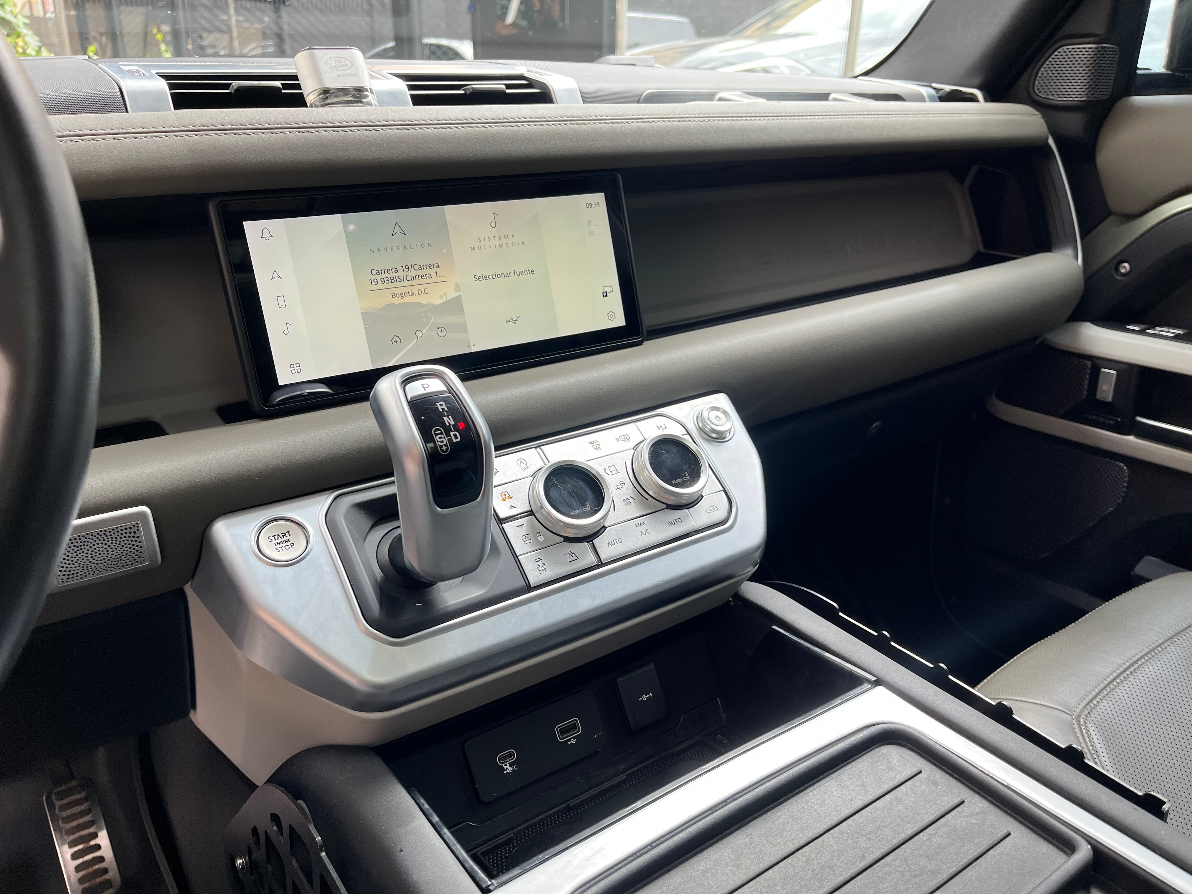 Land Rover Defender FIRST EDITION Modelo 2021 10