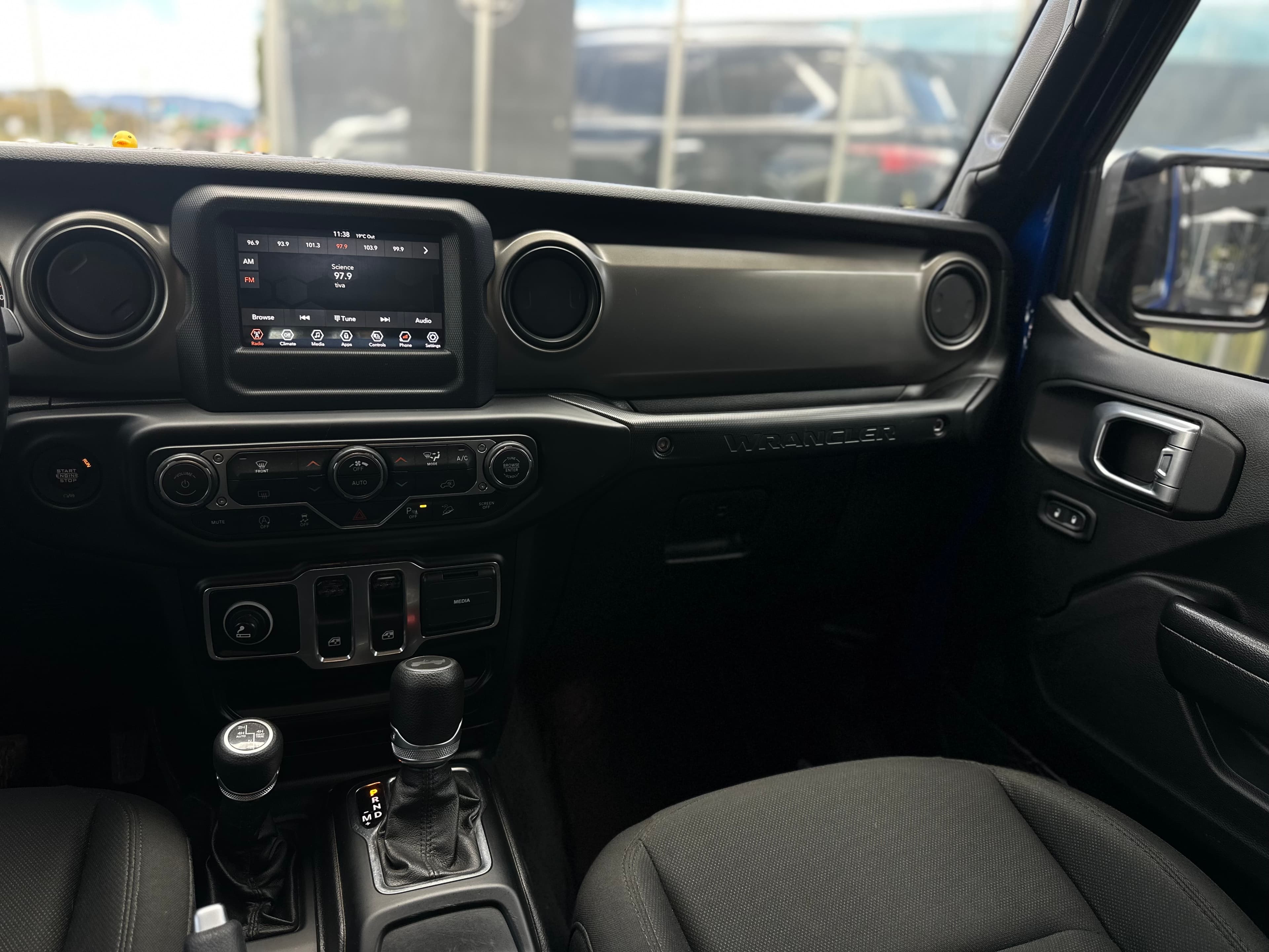 Jeep Wrangler Sport Modelo 2020 14