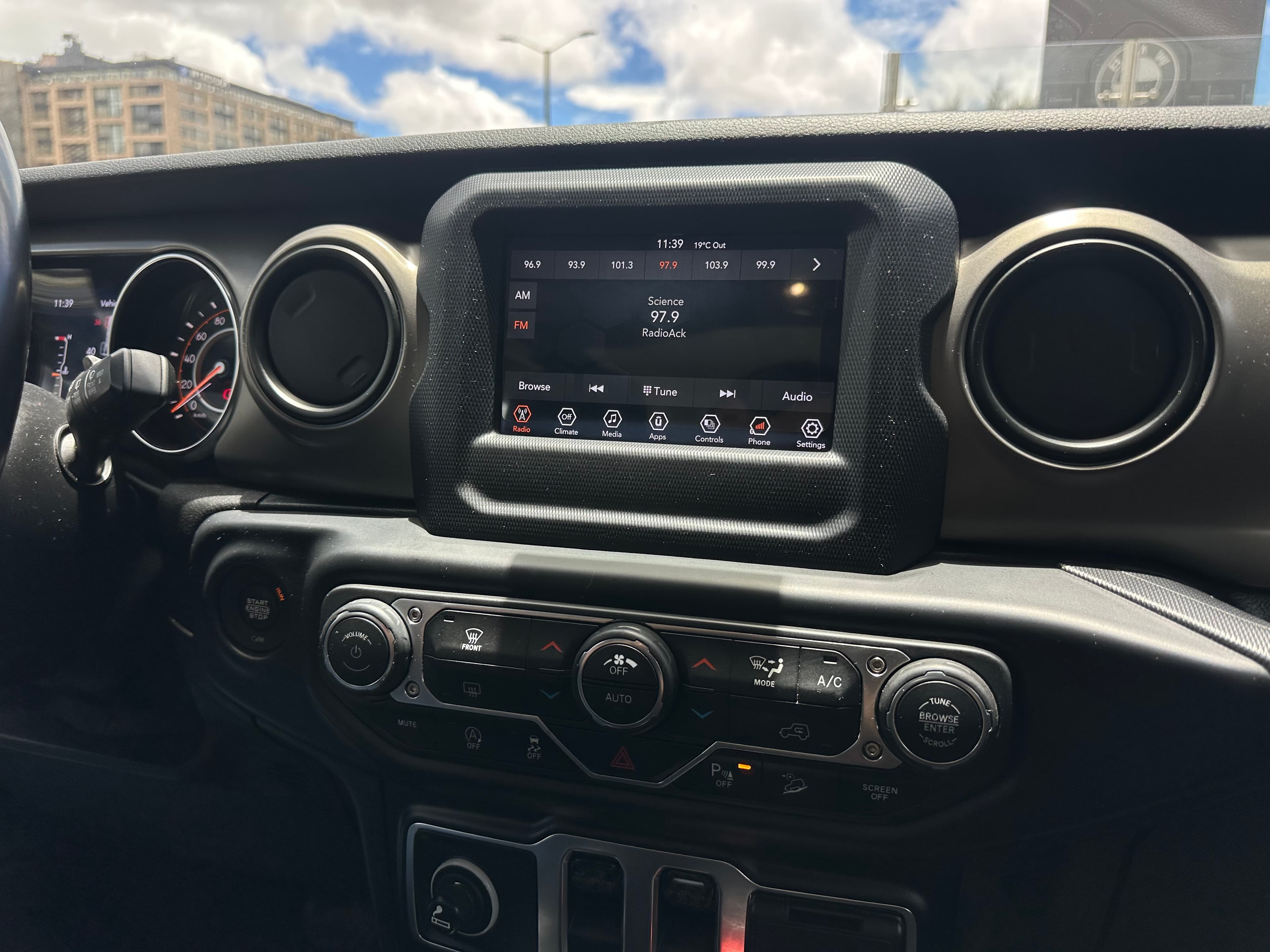 Jeep Wrangler Sport Modelo 2020 18