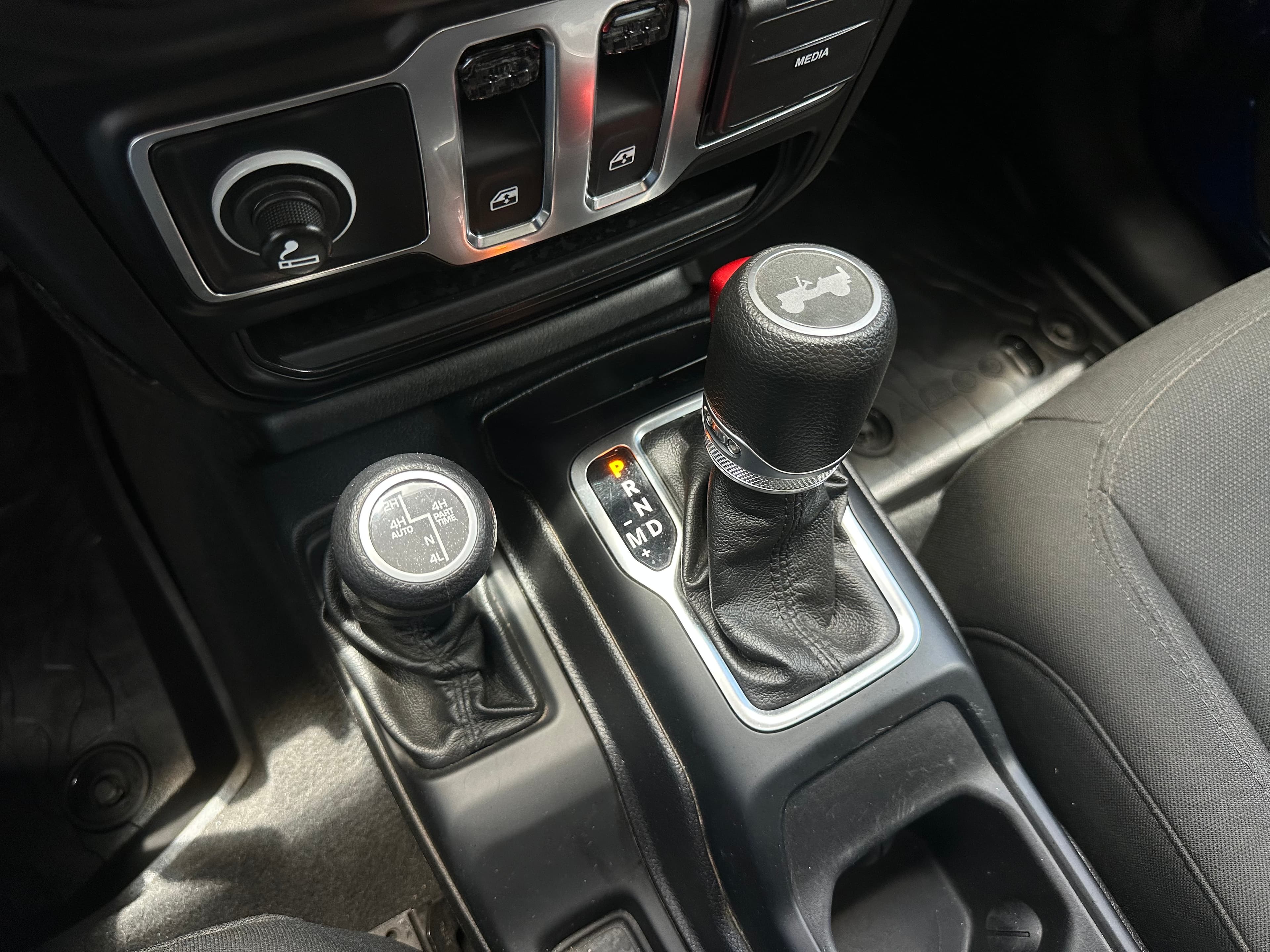 Jeep Wrangler Sport Modelo 2020 15