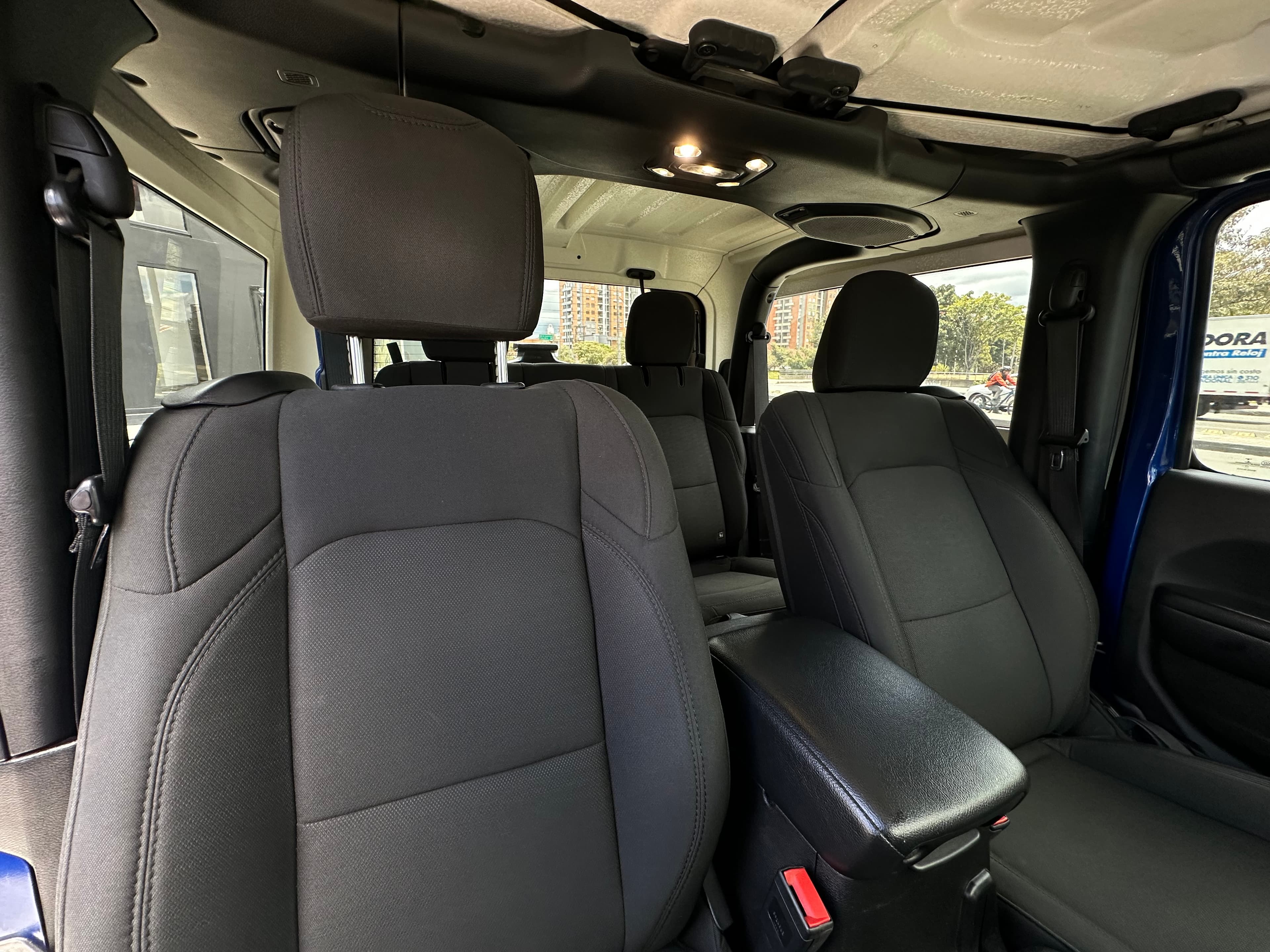 Jeep Wrangler Sport Modelo 2020 23