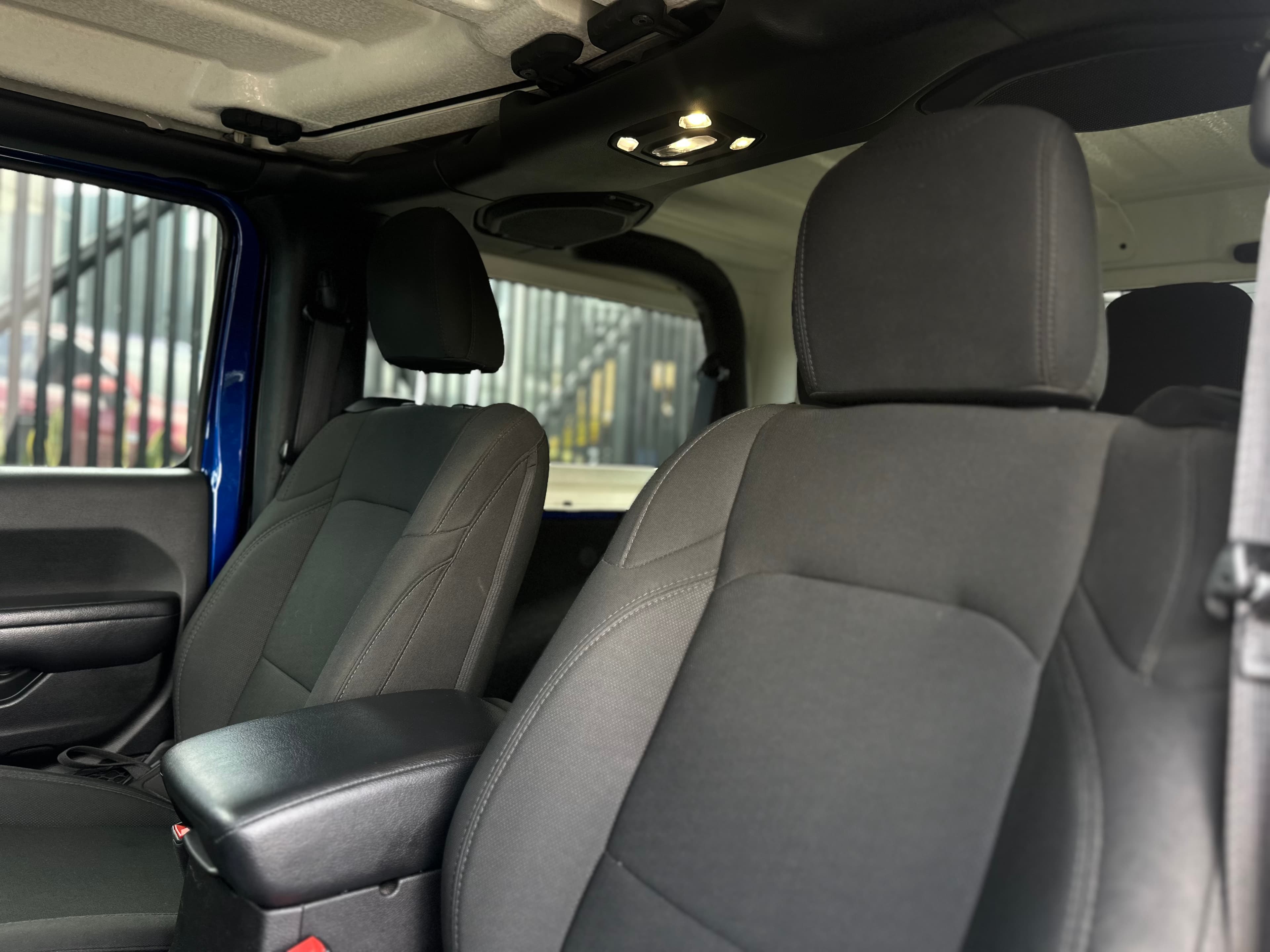 Jeep Wrangler Sport Modelo 2020 9