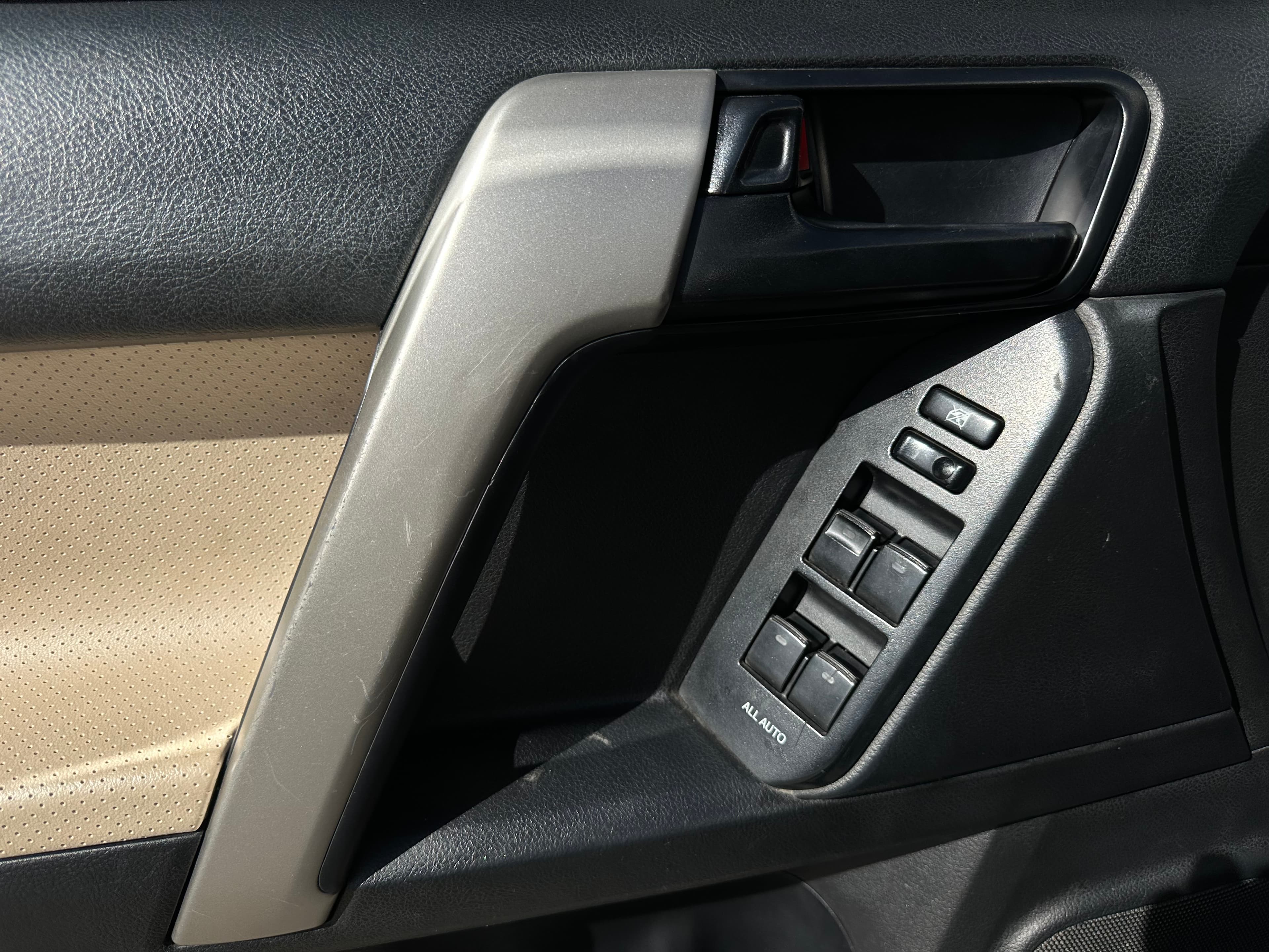 Toyota Prado TX Blindada Modelo 2015 10