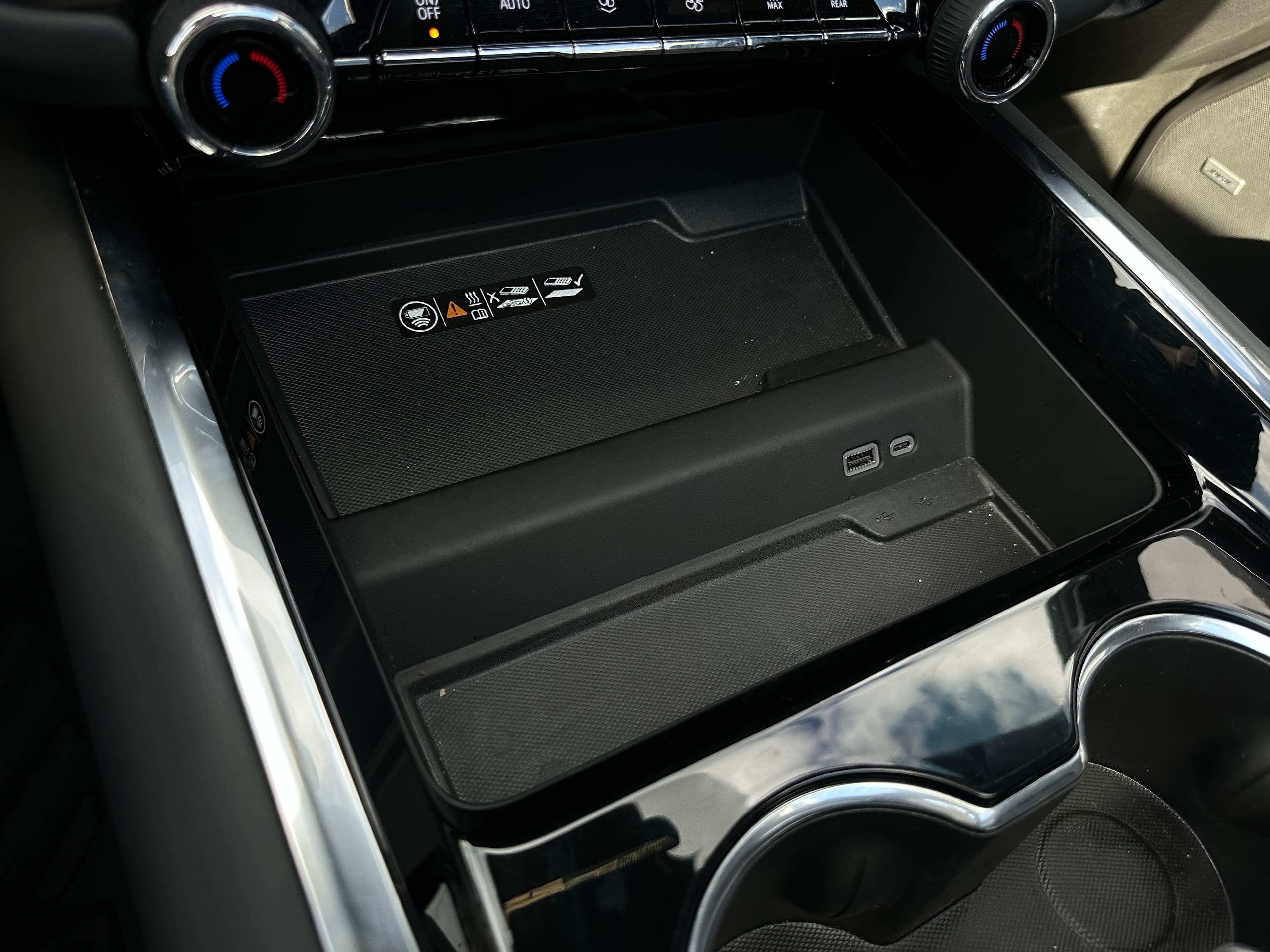 Chevrolet Tahoe Z71 Modelo 2025 20