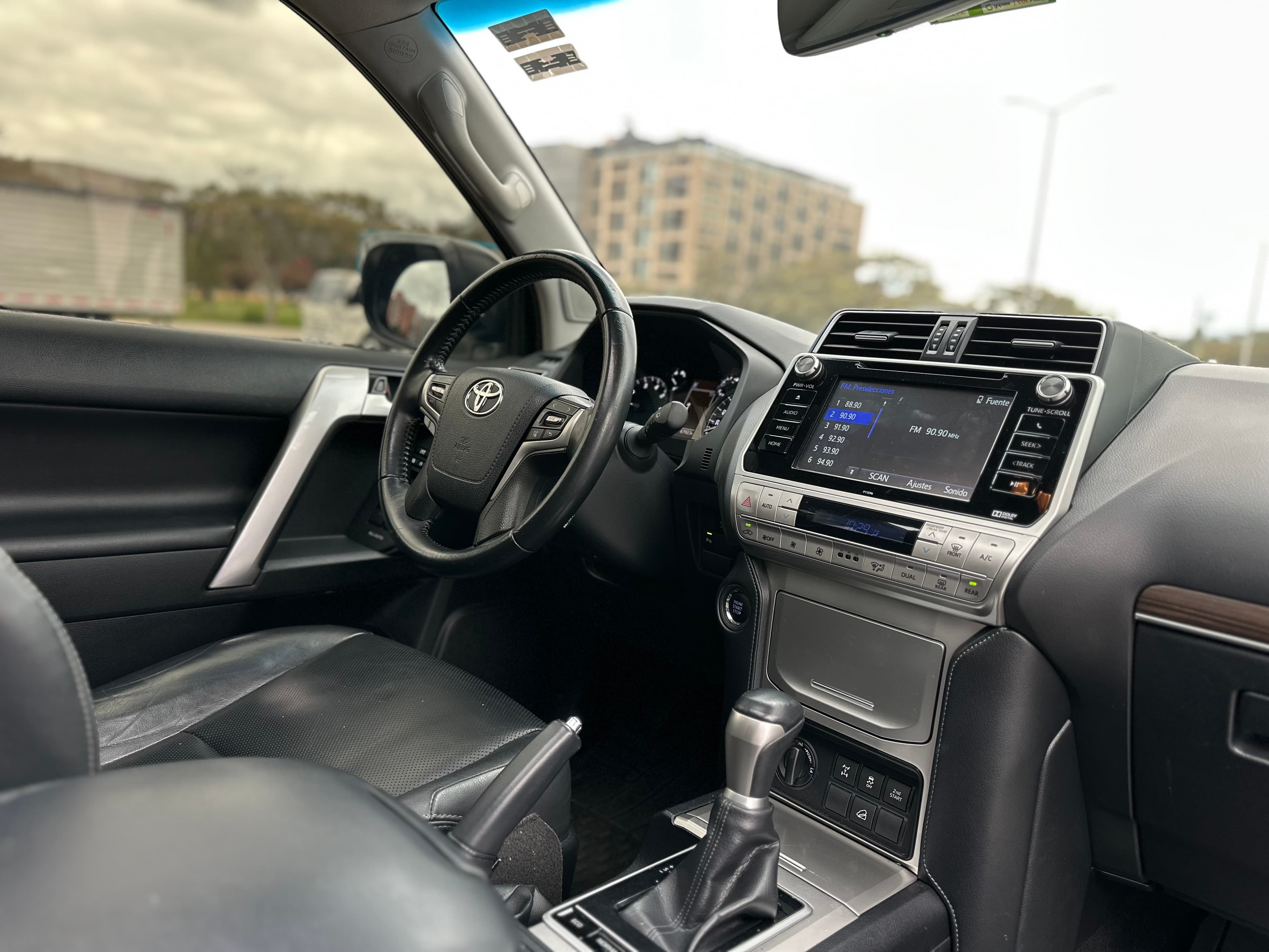Toyota Prado VX Modelo 2020 25