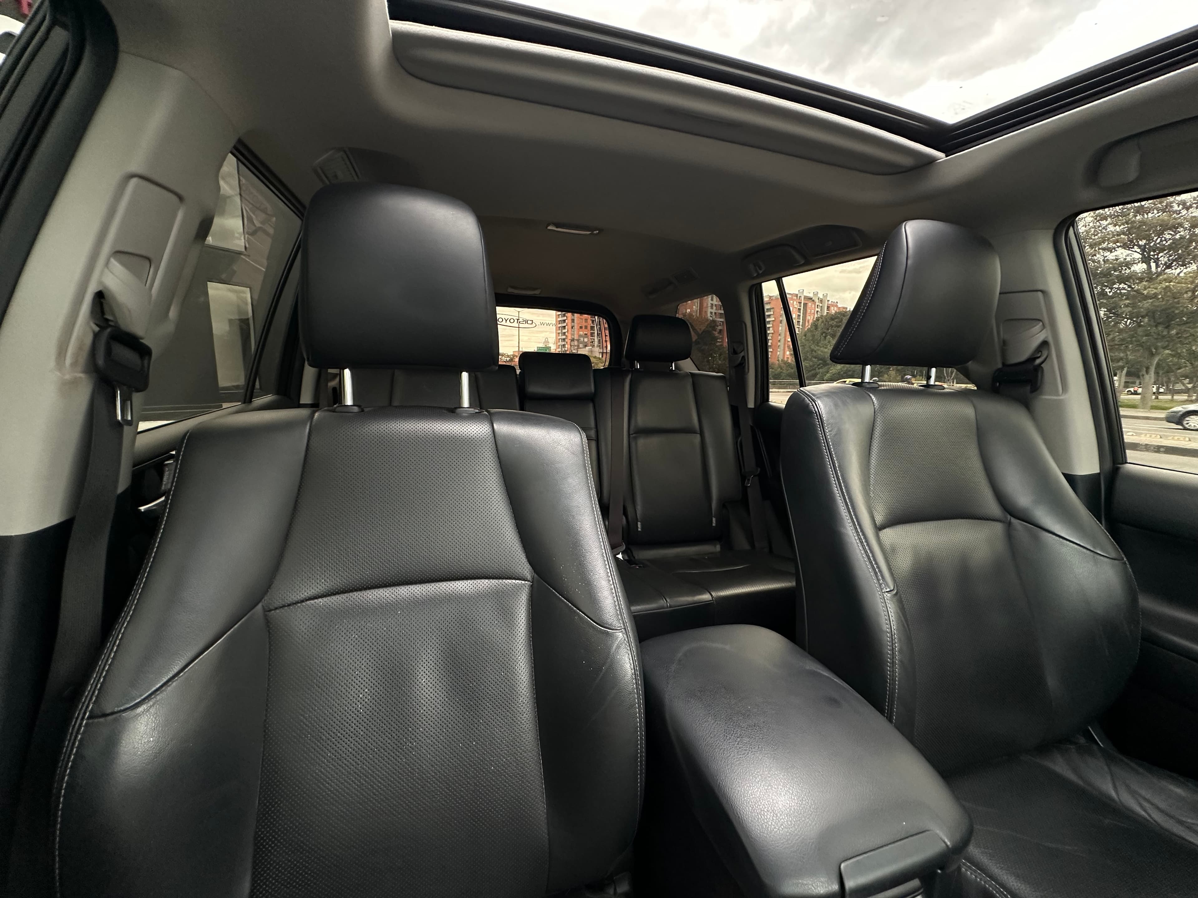 Toyota Prado VX Modelo 2020 24