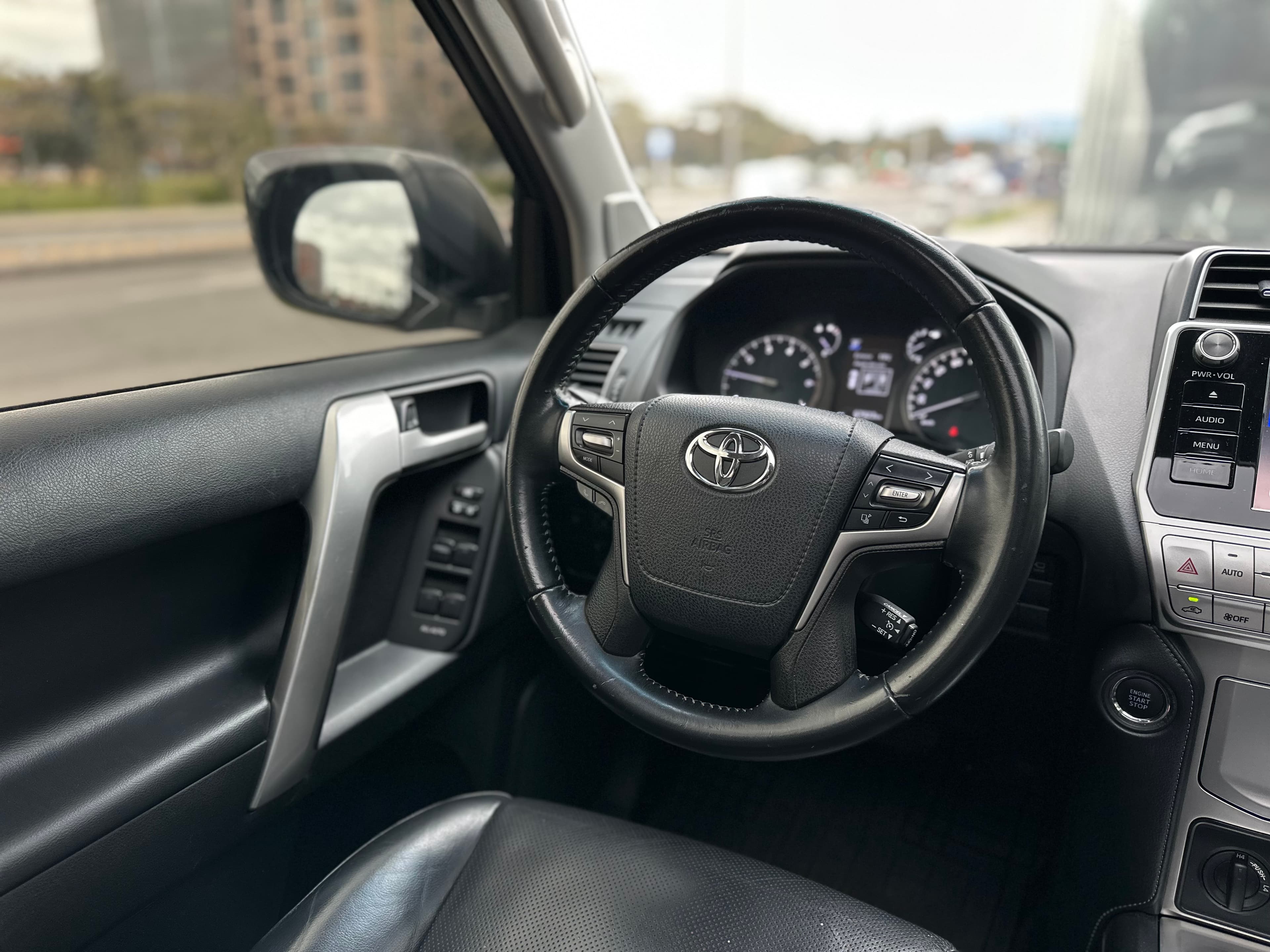 Toyota Prado VX Modelo 2020 14
