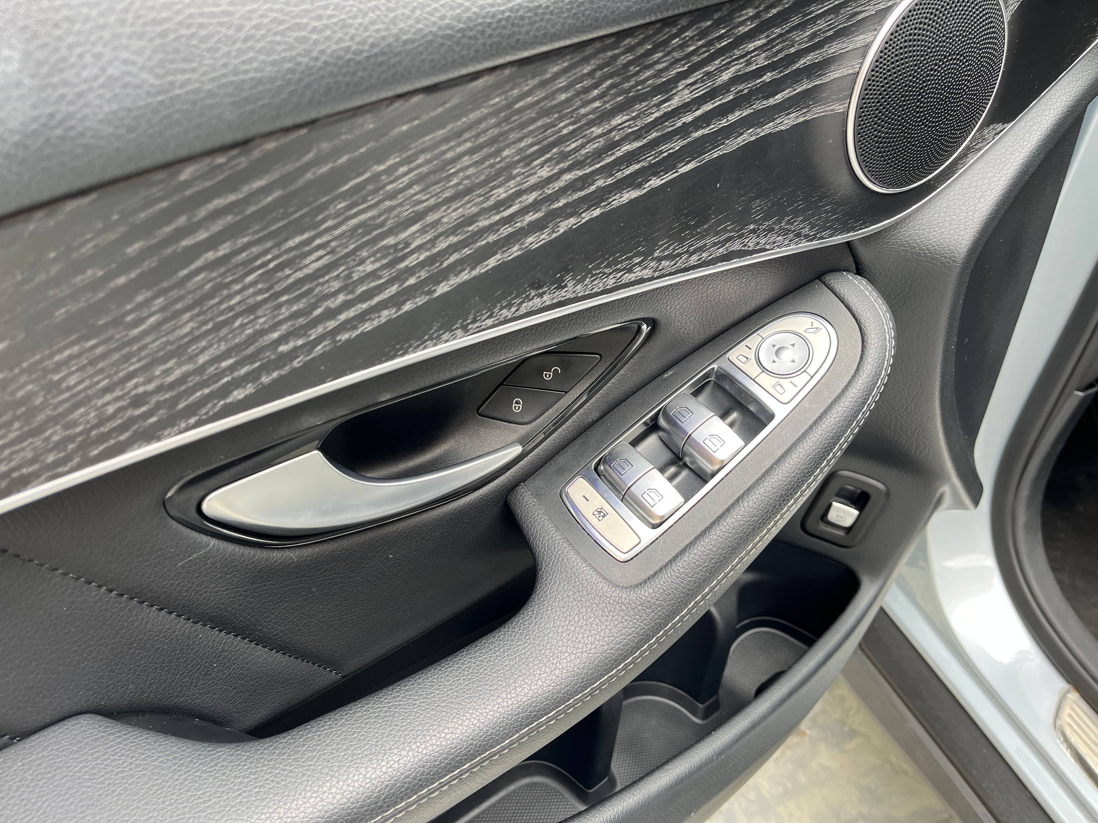 Mercedes Benz GLC300 E Modelo 2022 8