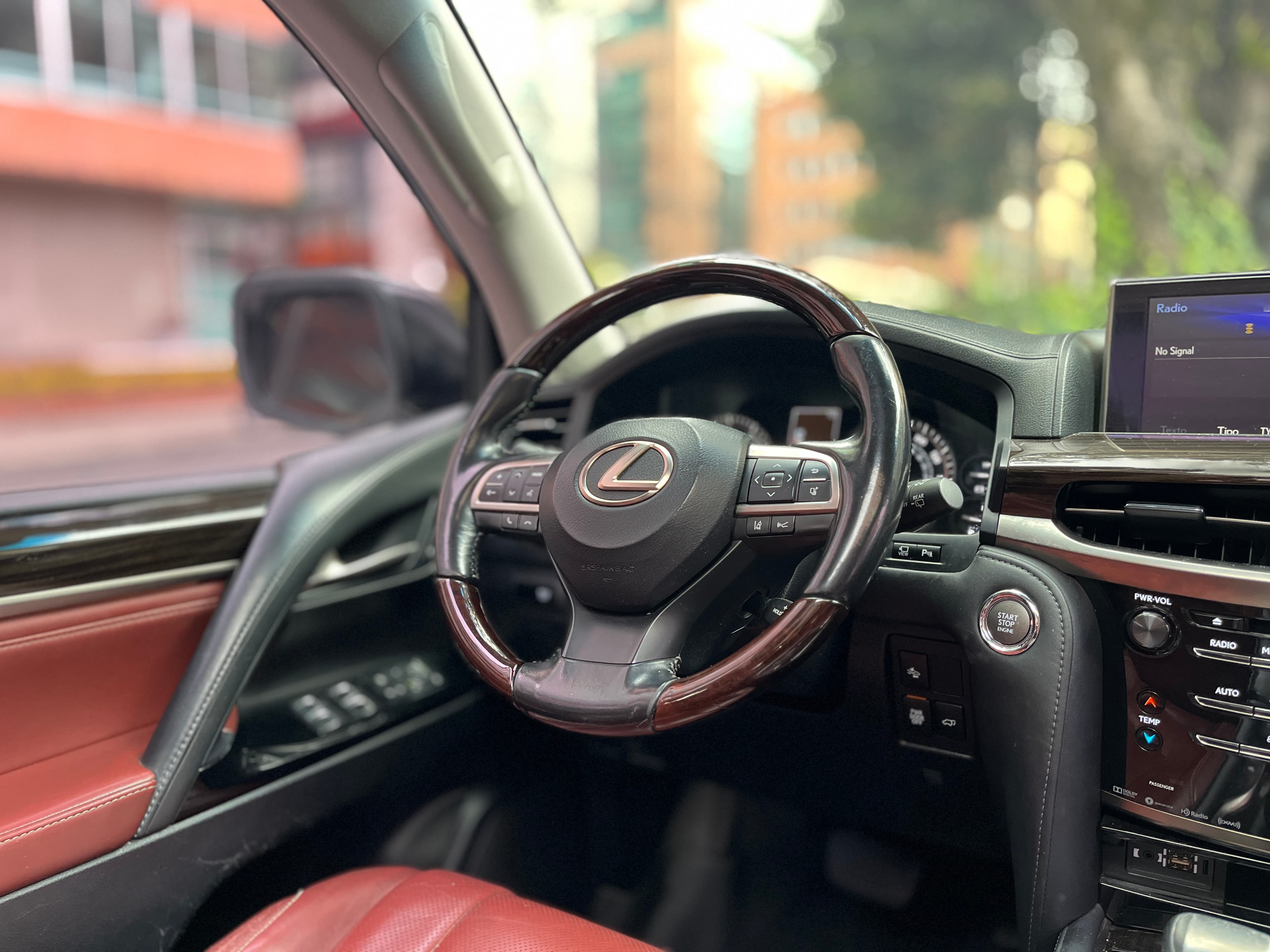 Lexus LX570 SUPER SPORT Modelo 2017 14