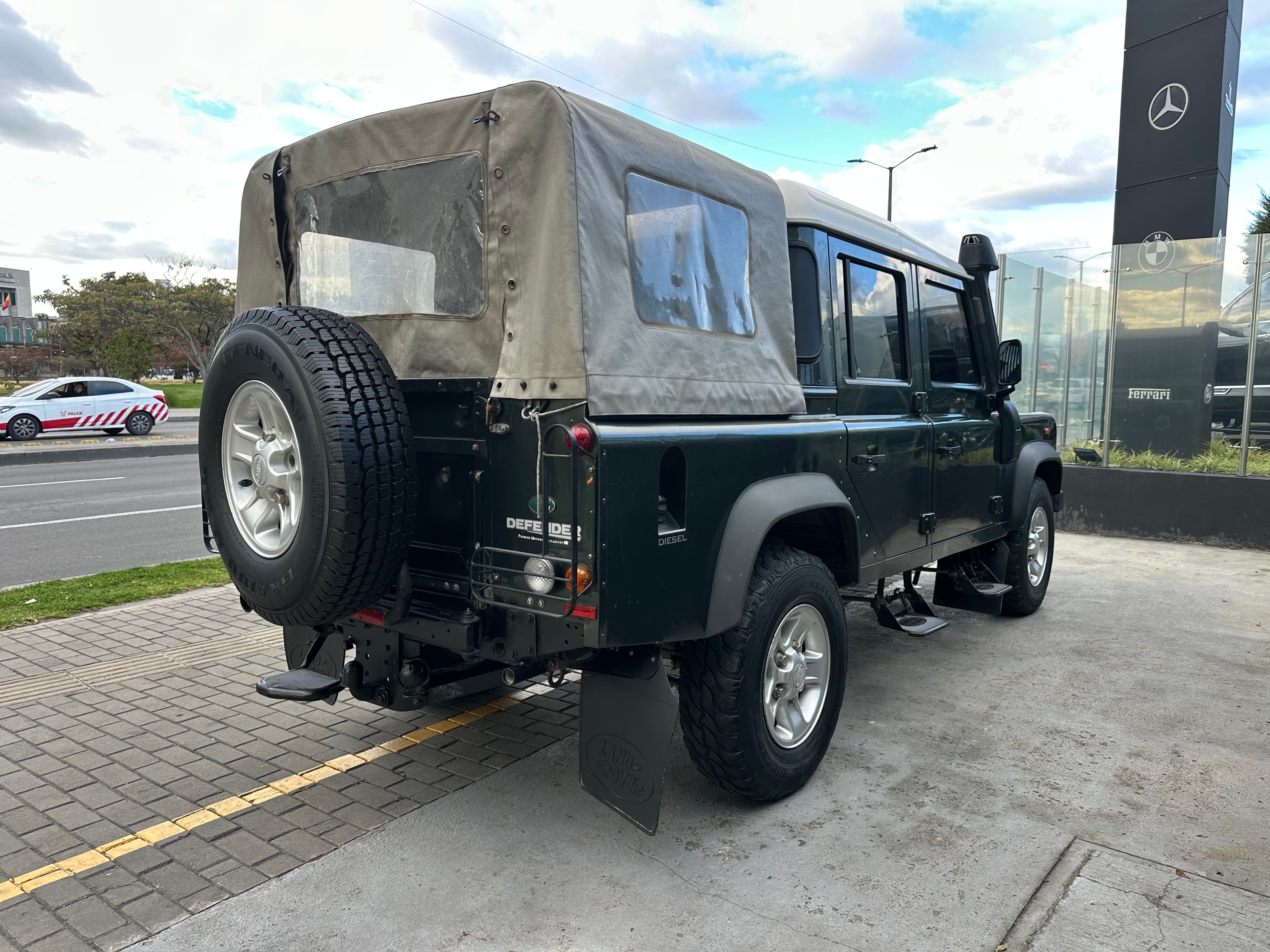 Land Rover Defender HCPU Modelo 2008 4