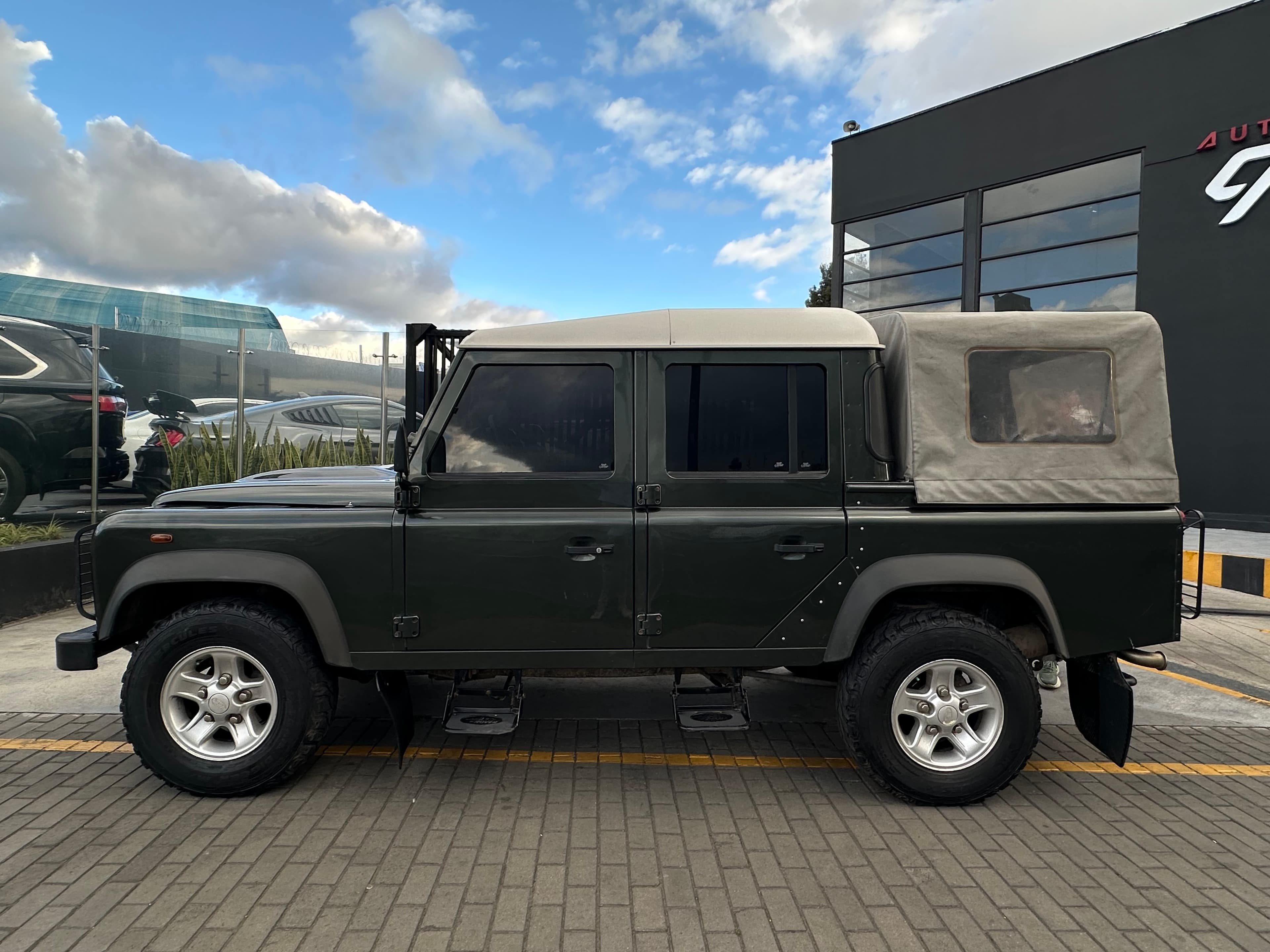 Land Rover Defender HCPU Modelo 2008 7