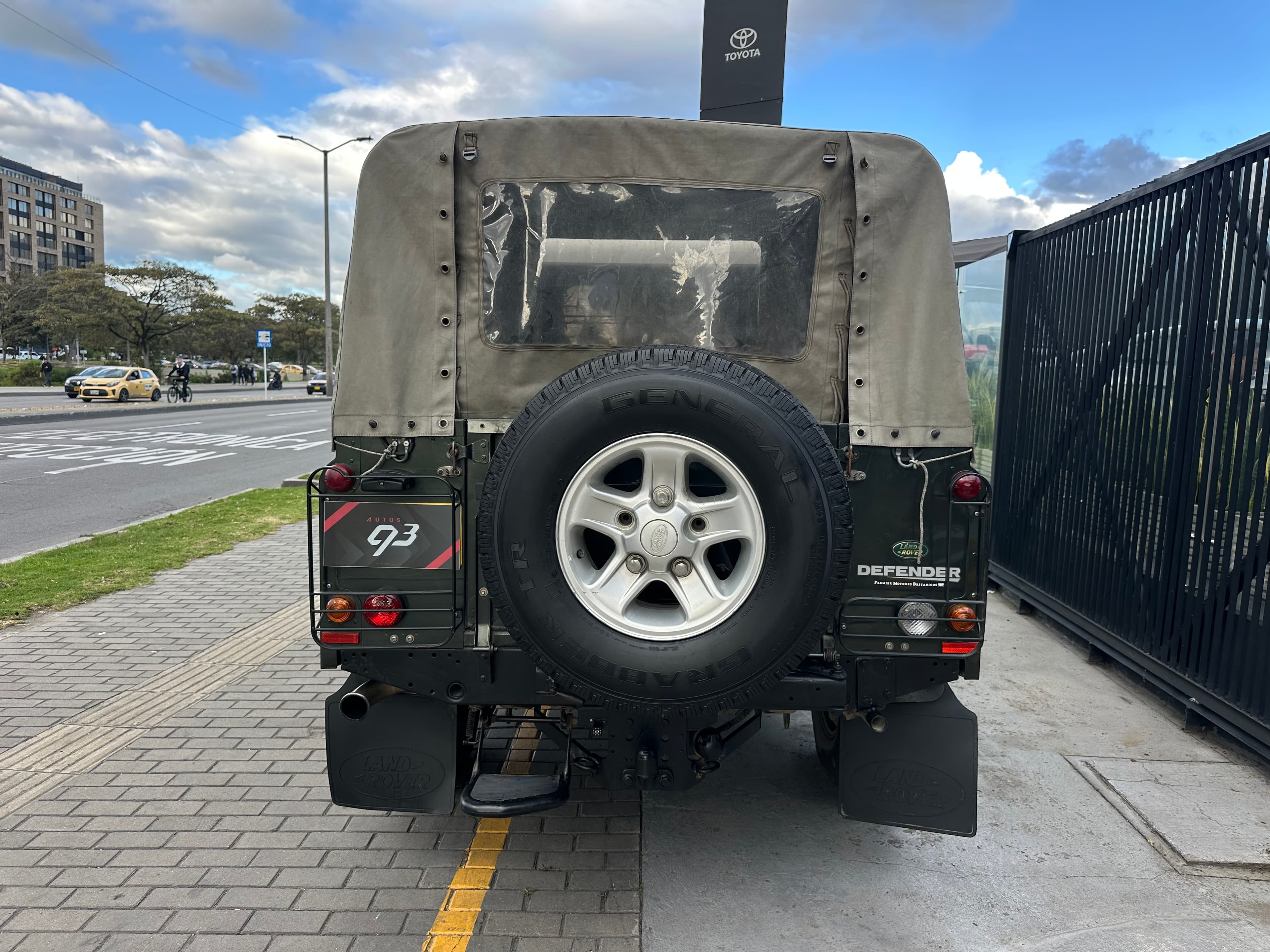 Land Rover Defender HCPU Modelo 2008 5