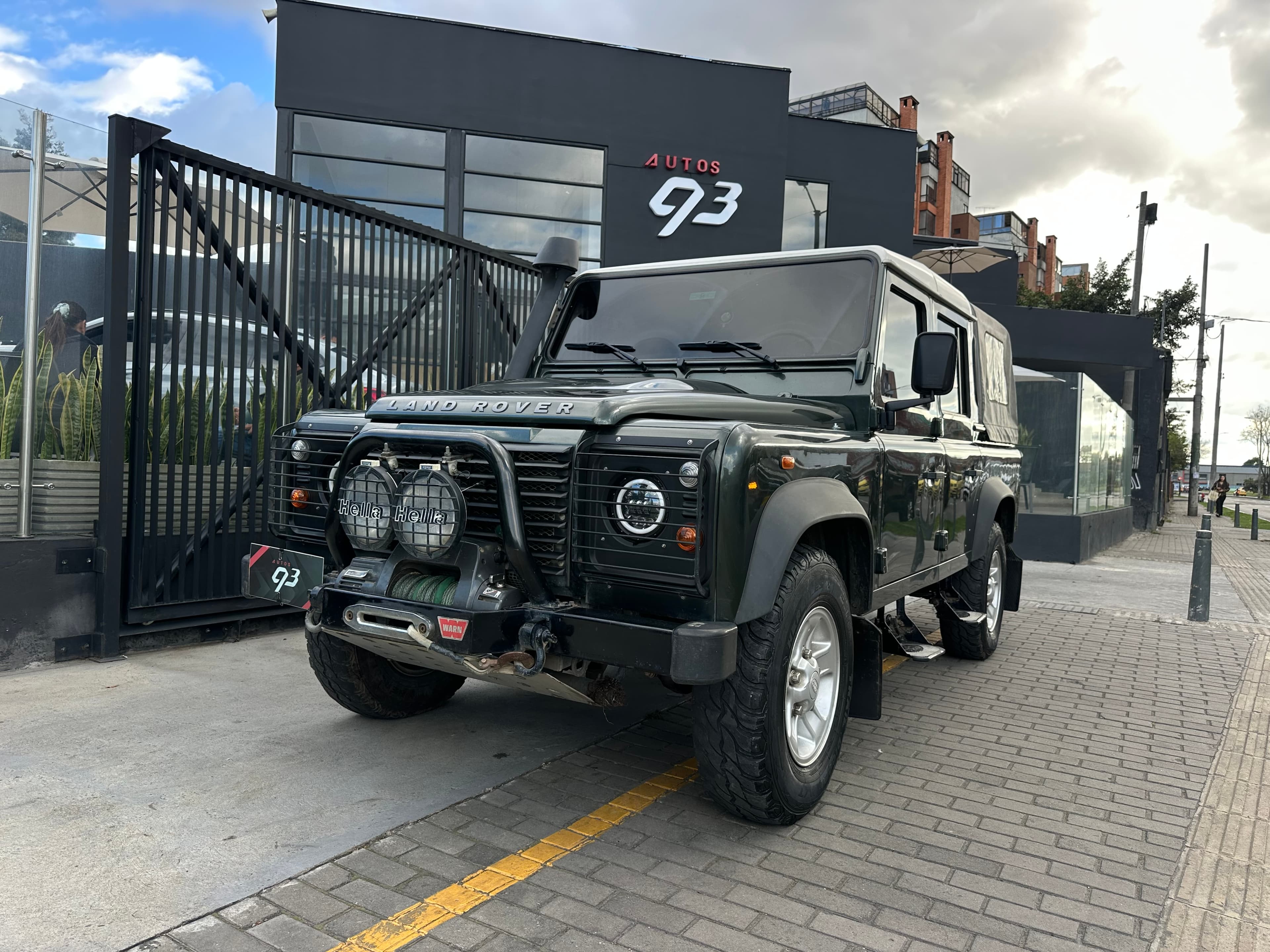 Land Rover Defender