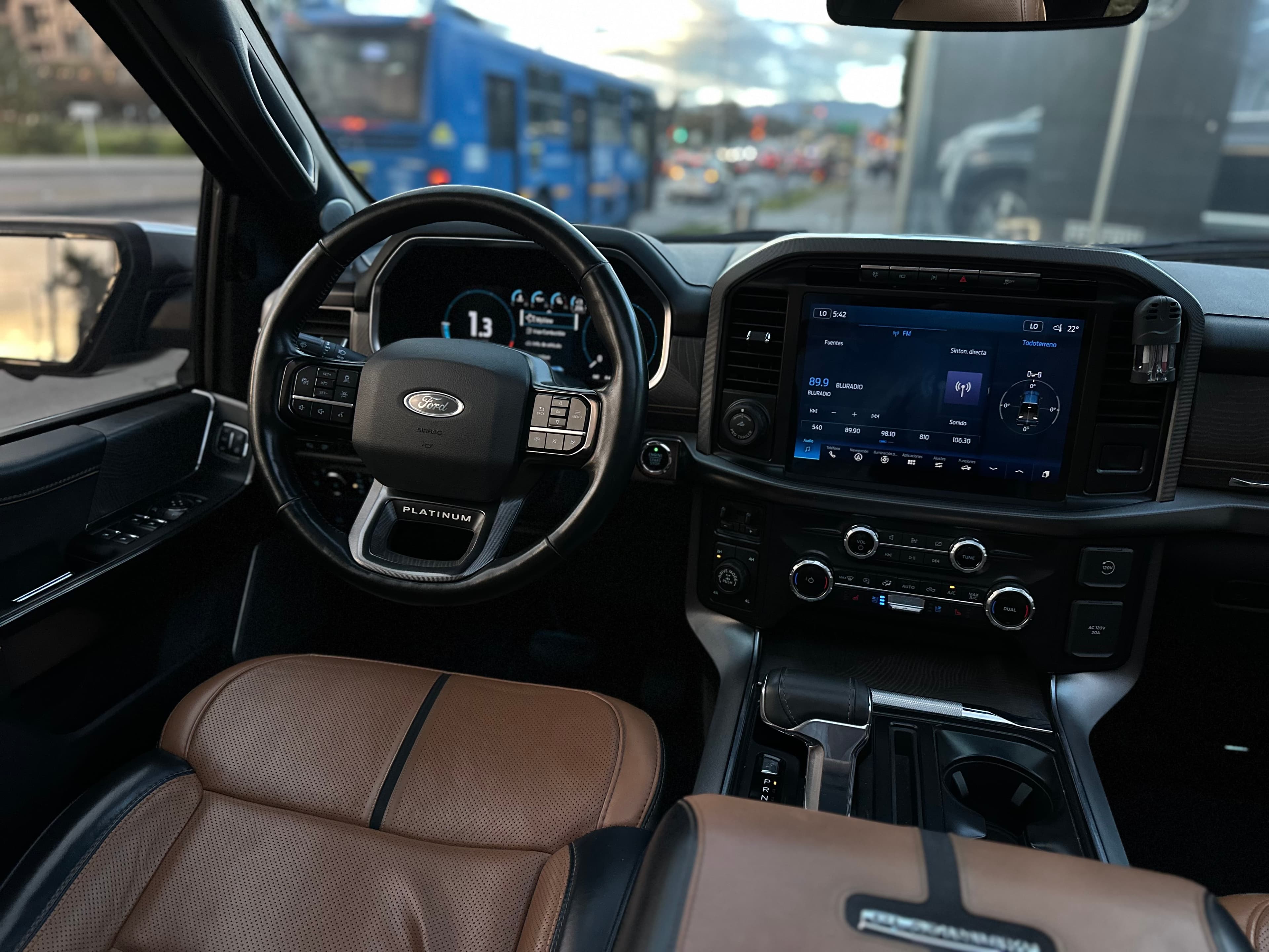 Ford F150 Platinum Modelo 2023 13