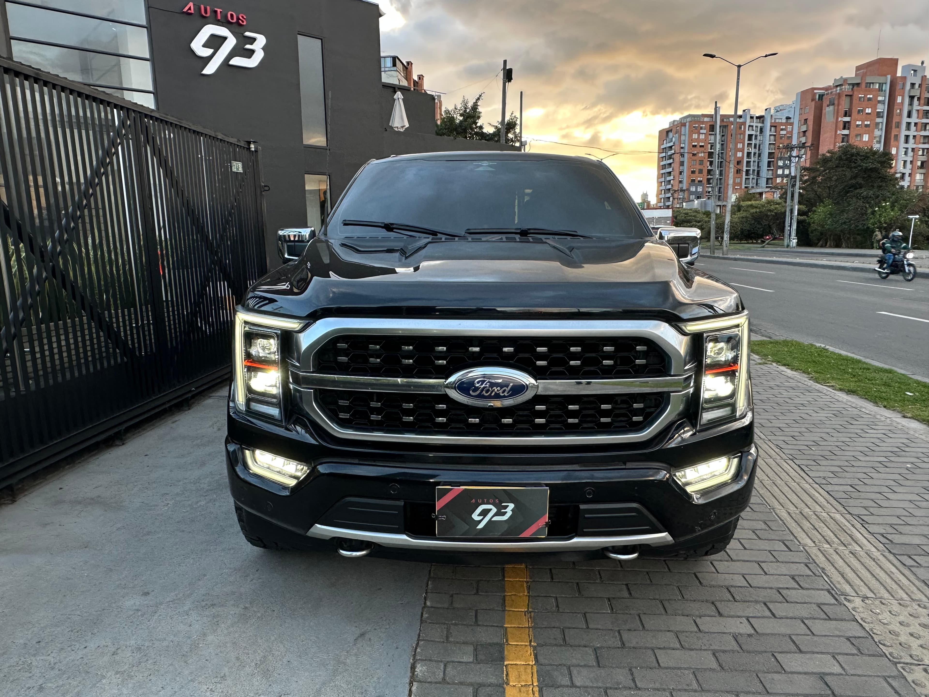 Ford F150 Platinum Modelo 2023 2