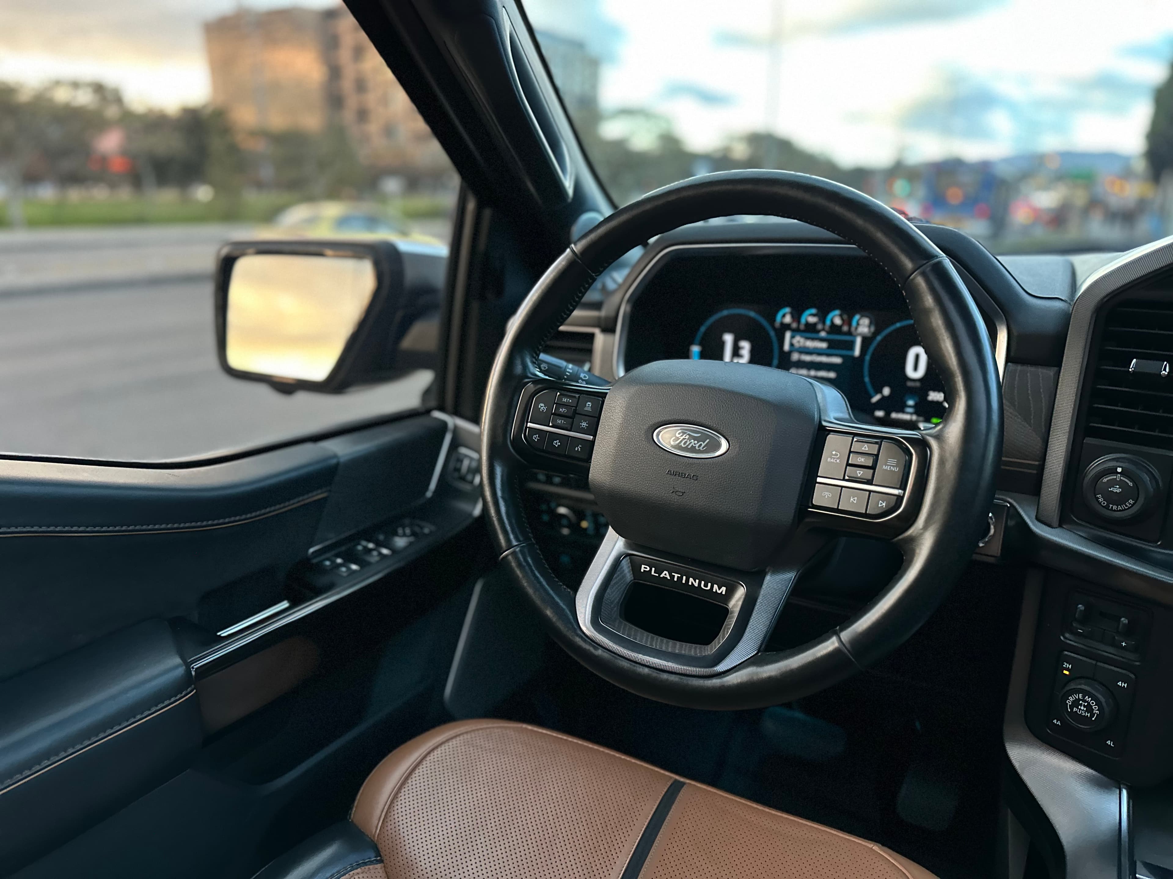 Ford F150 Platinum Modelo 2023 14