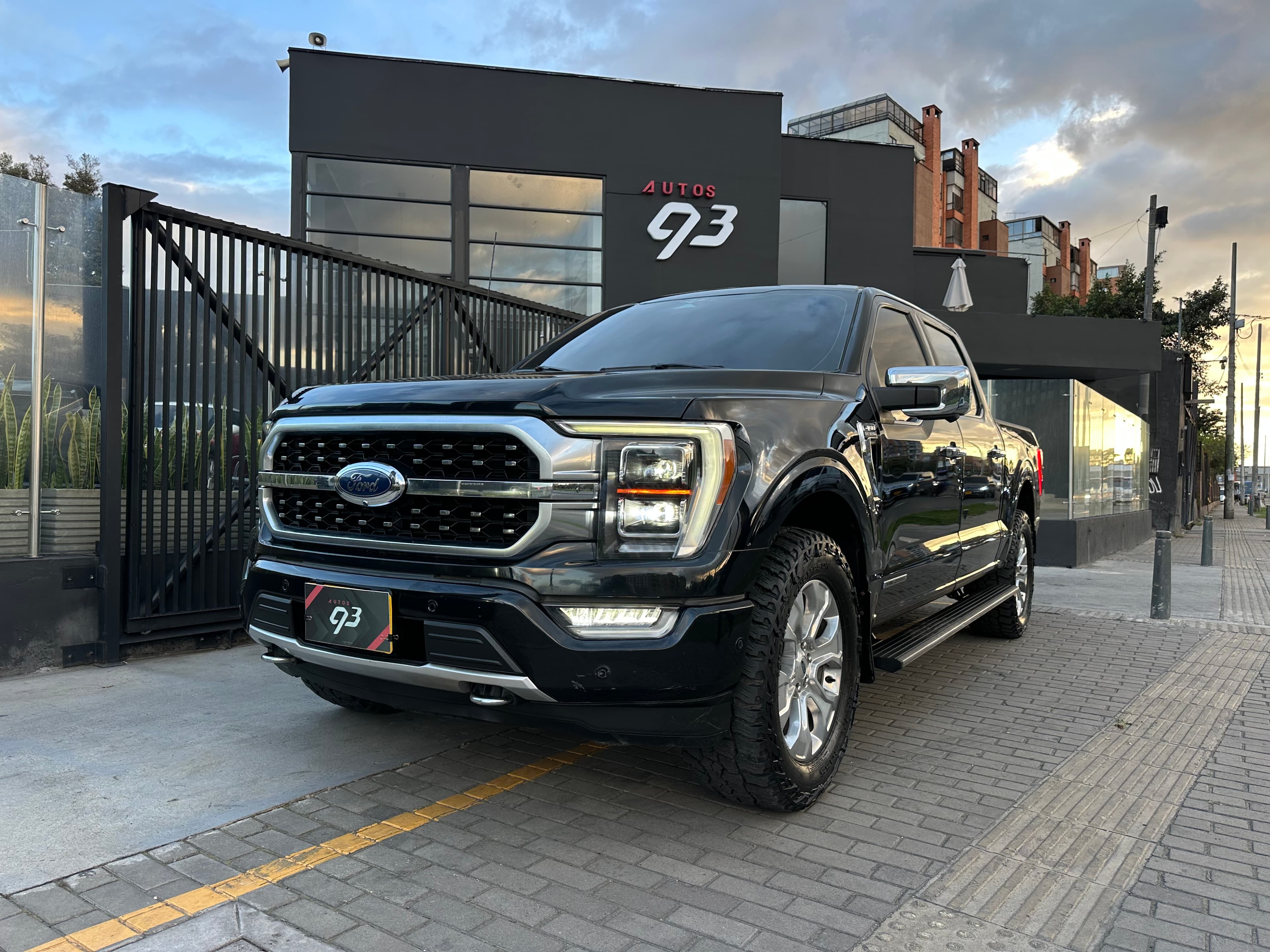 Ford F150 Platinum Modelo 2023 1