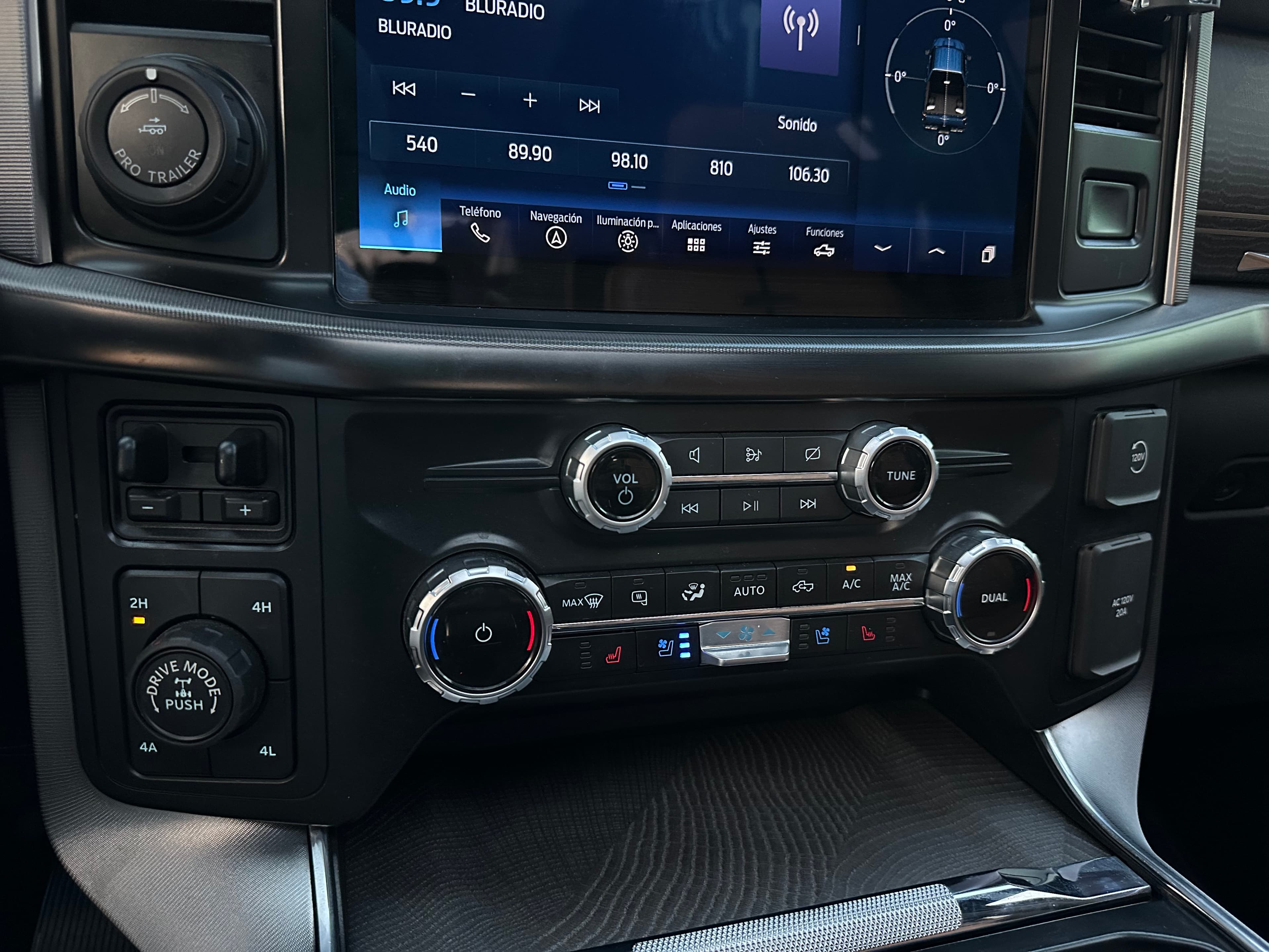 Ford F150 Platinum Modelo 2023 18