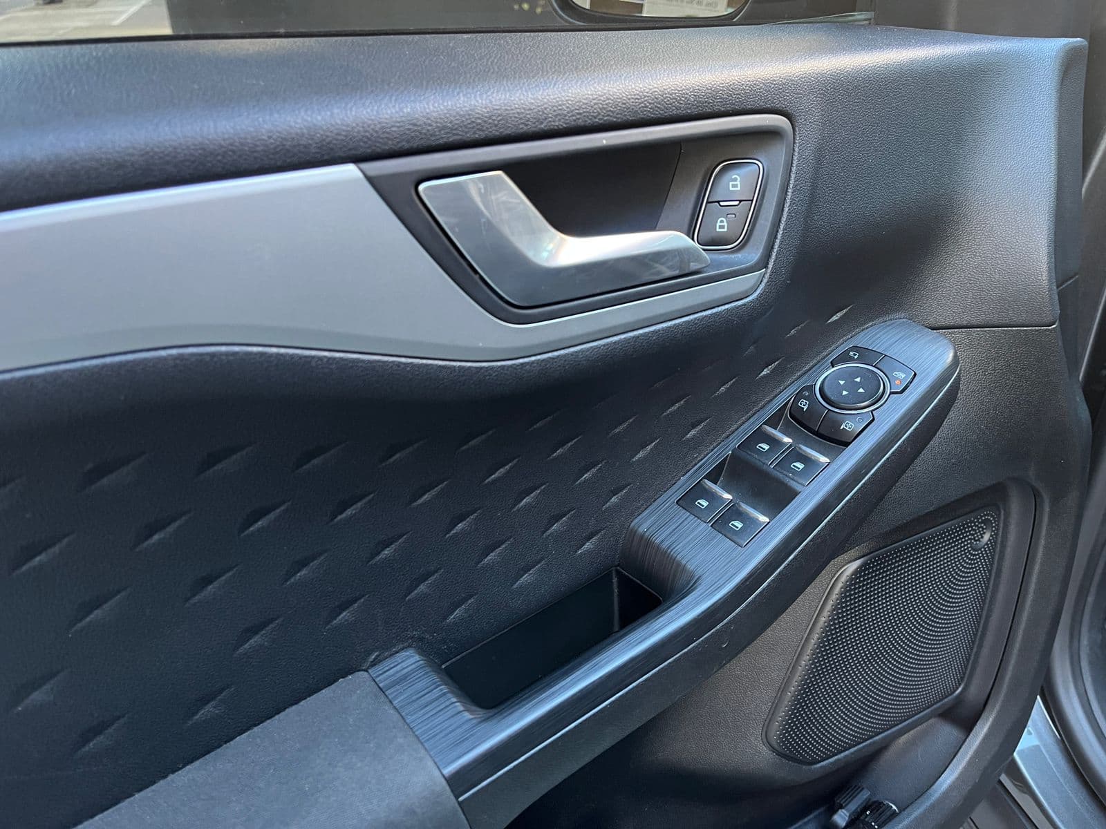 Ford Escape SE Modelo 2021 8
