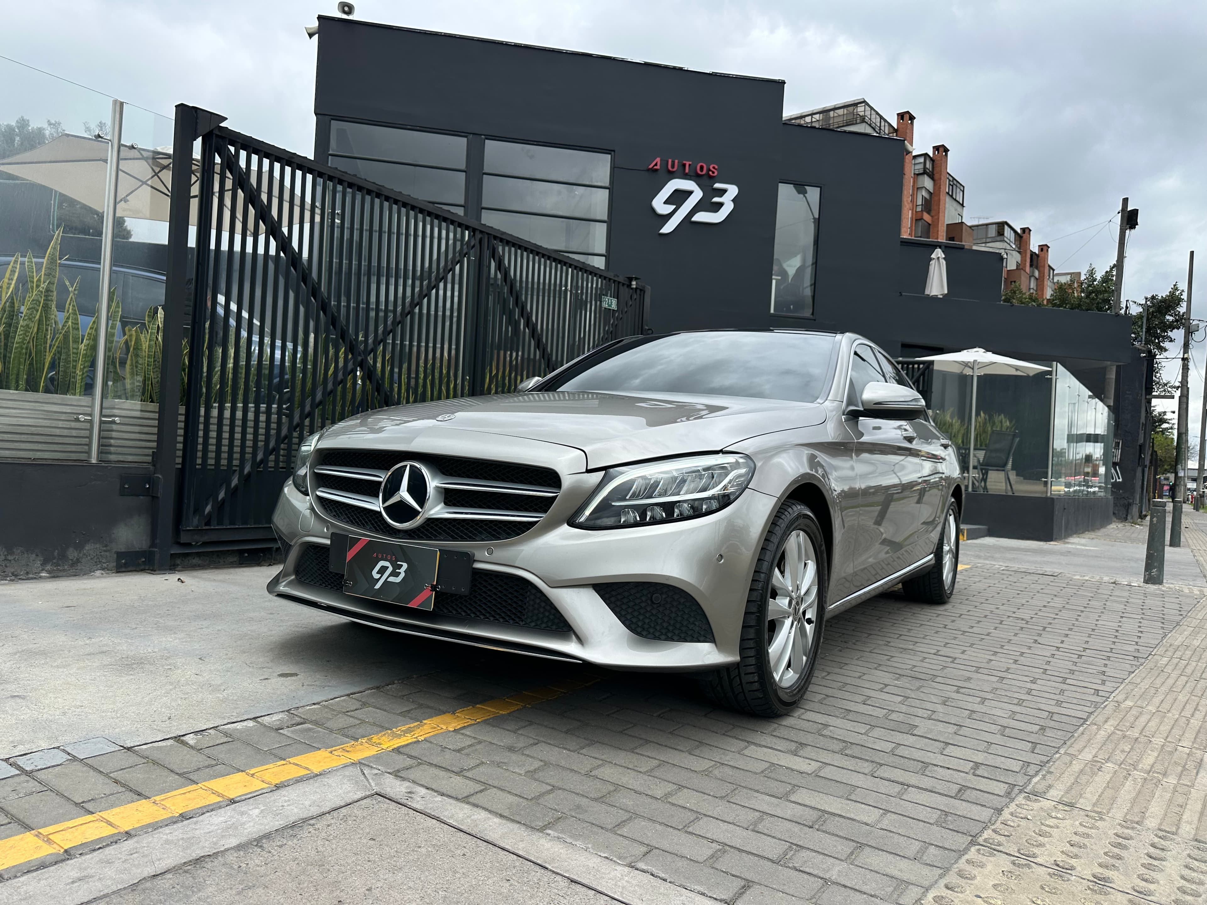 Mercedes Benz C200 Sedan Modelo 2020 14