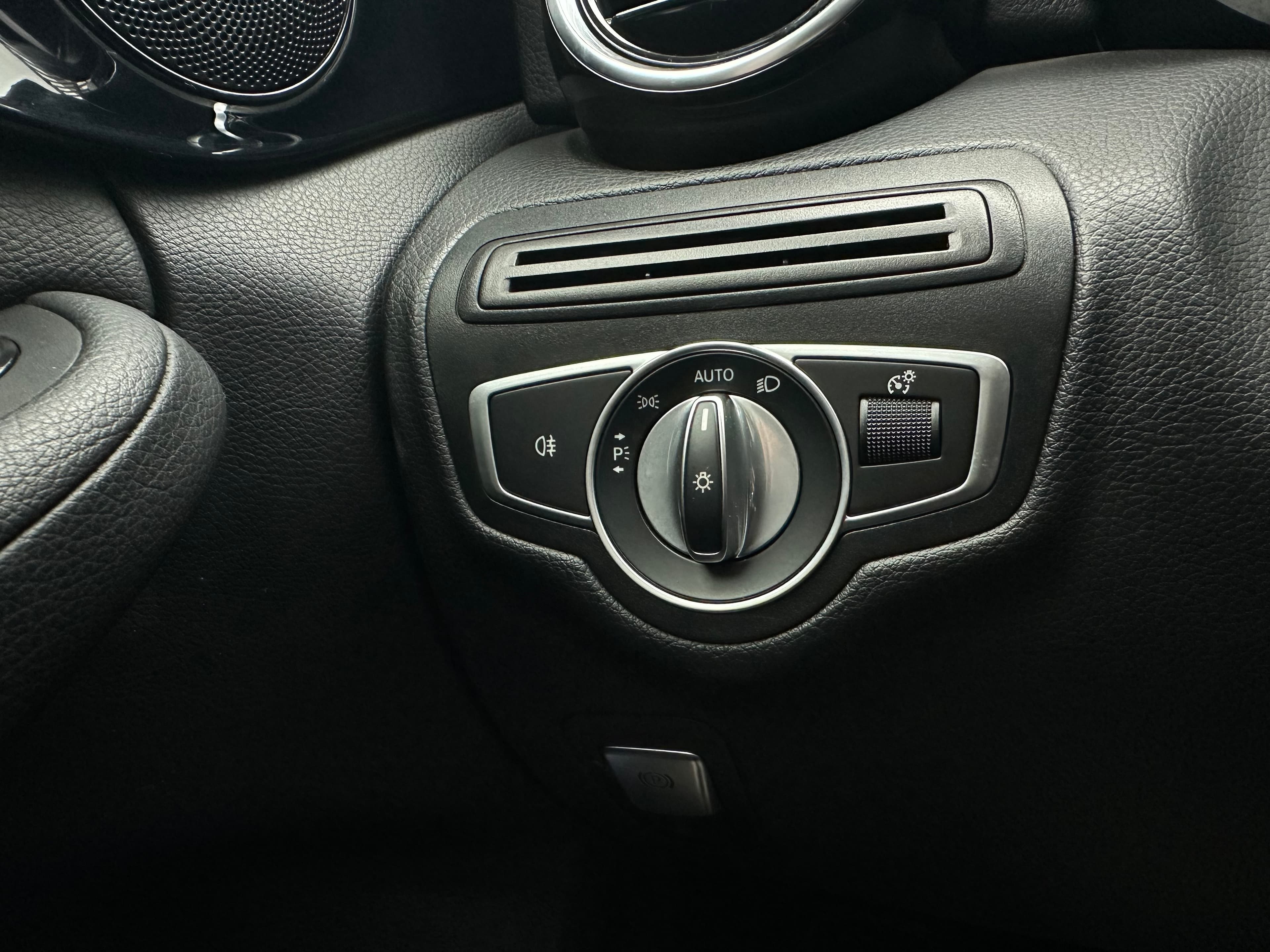 Mercedes Benz C200 Sedan Modelo 2020 21
