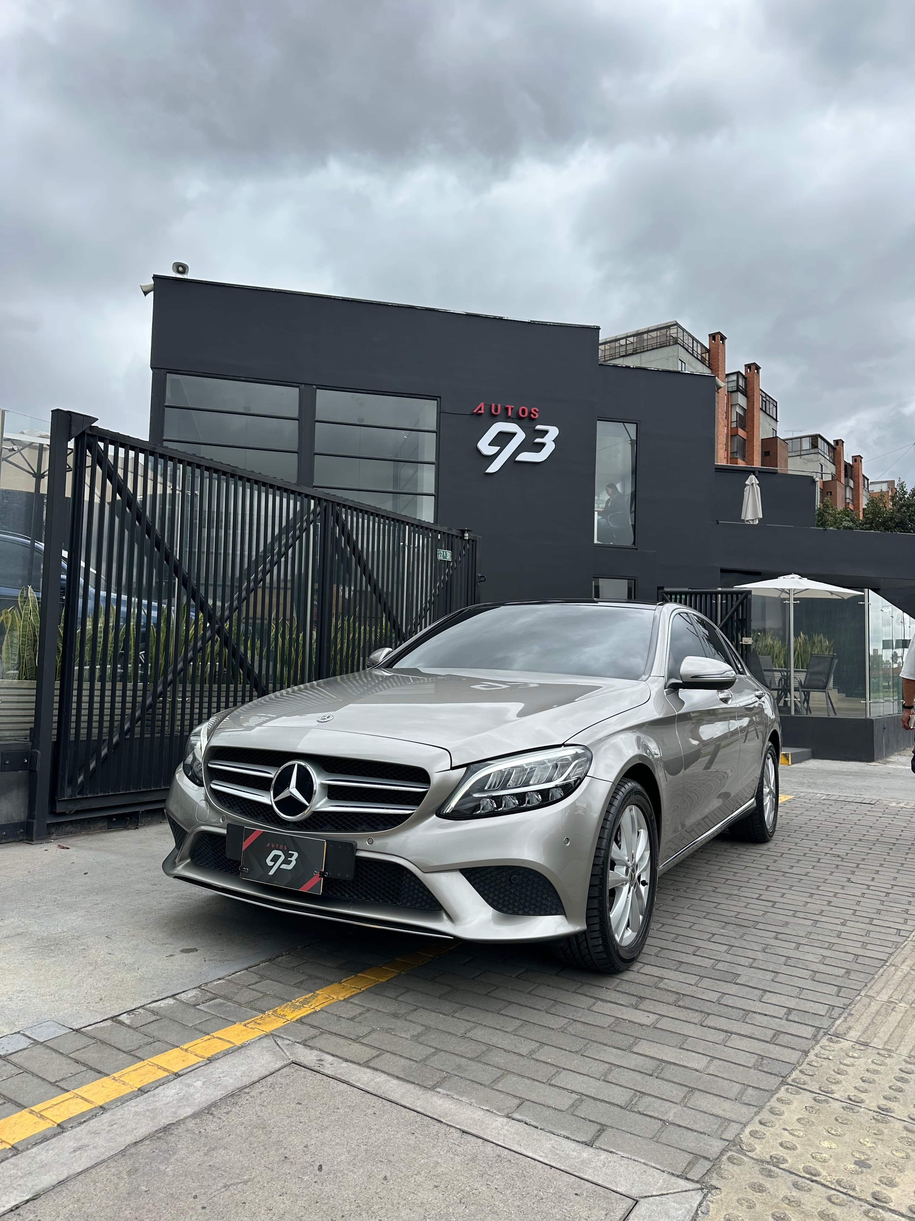 Mercedes Benz C200 Sedan Modelo 2020 26